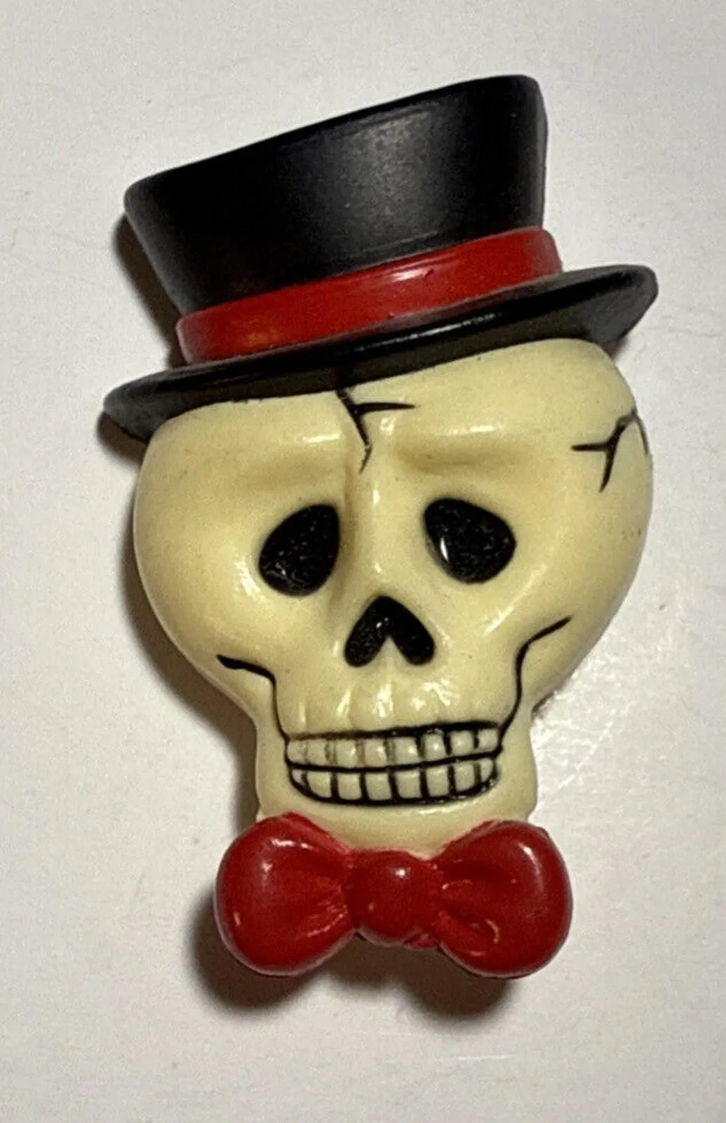 Product image for Vintage Russ Halloween Skull Head Top Hat Bowtie Pin E12
