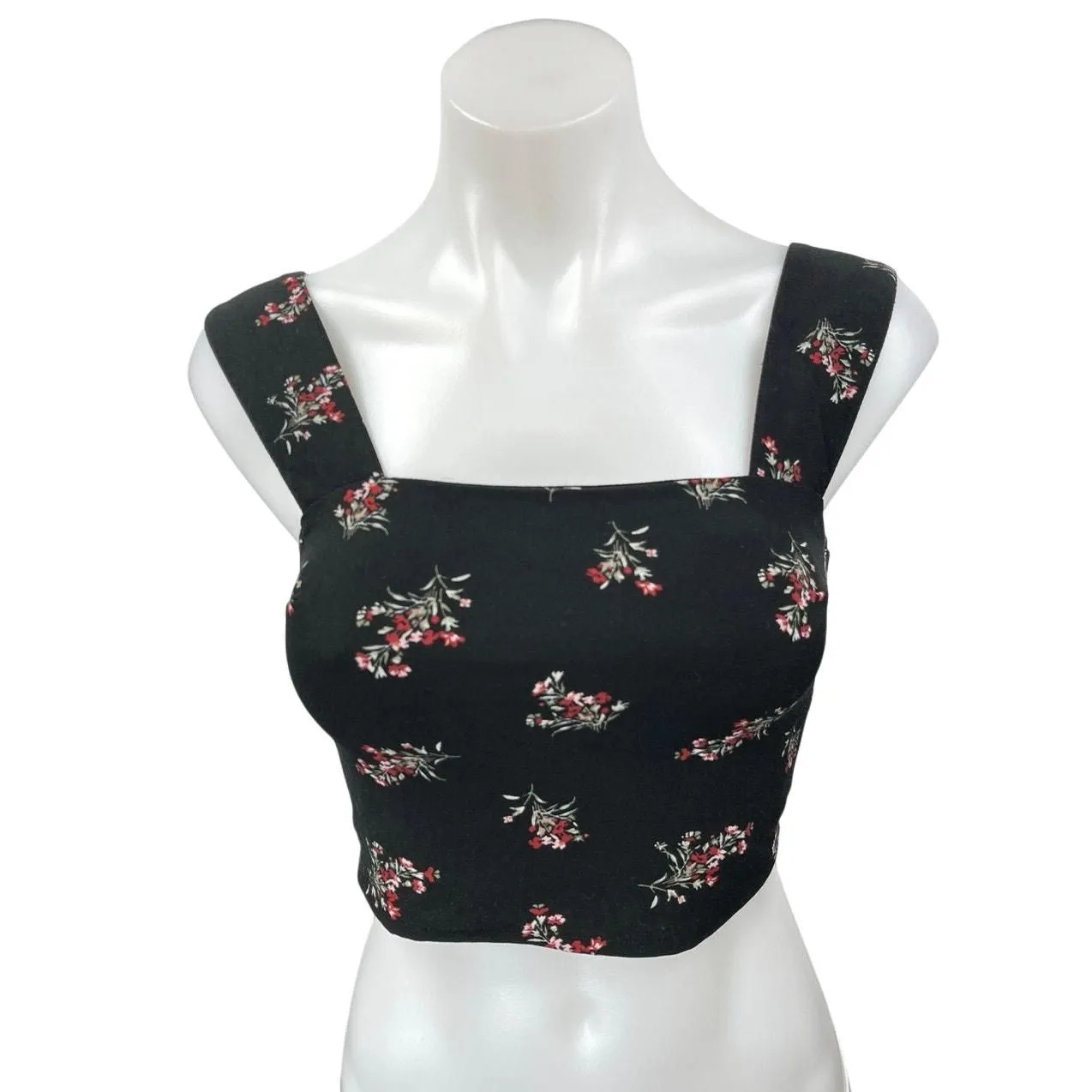 Product image for Abercrombie & Fitch Women's Black Floral Sleeveless Smocked Crop Tank Top Sz XXS - Tops - XXS - pre-owned---excellent - Abercrombie & Fitch