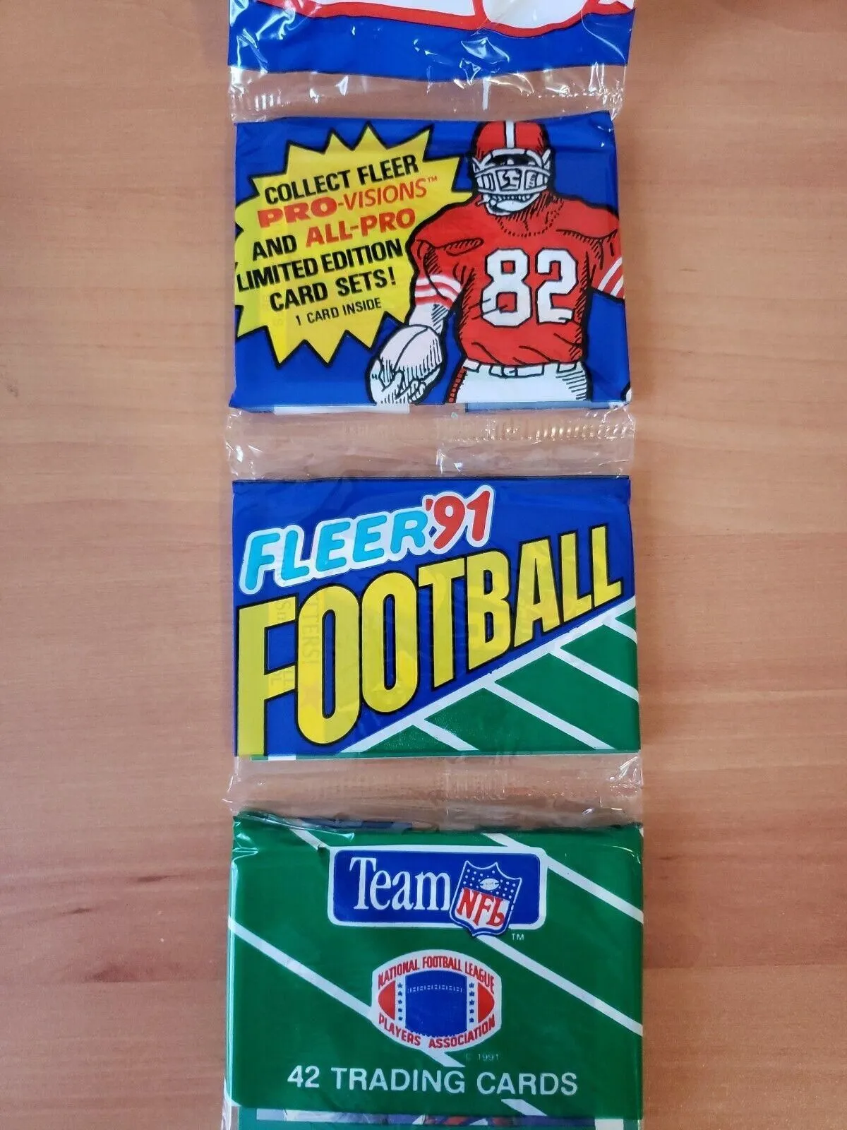 Product image for 1991 Fleer Football Rack Pack - 19 Joe Montana All Pro & 396 Bruce Smith Hitters