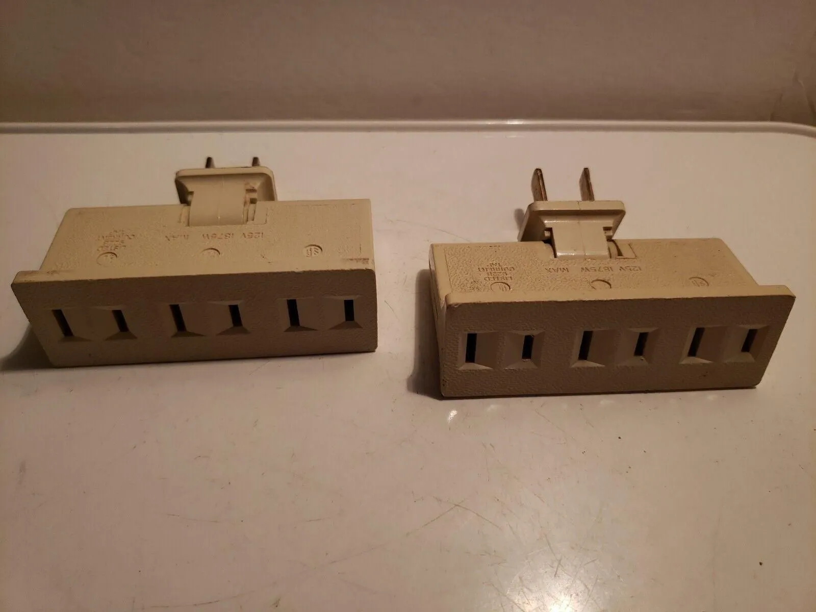Product image for 2 Pc Swivel 3 Outlet Indoor Wall Plug Current Tap Power 125V AC Adapter