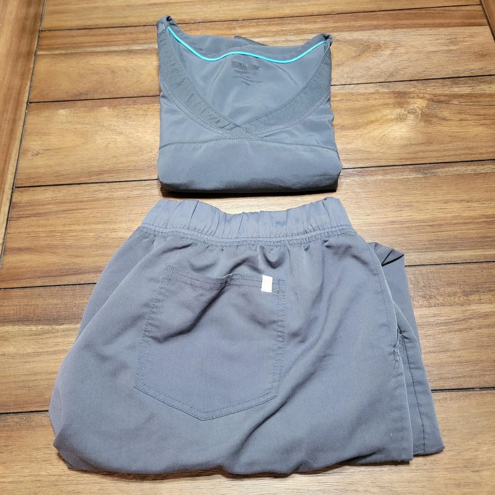 Product image for Scrub Star 2 Pc Dark Grey Scrub Set w/ Zipper Pockets - Size 3XL