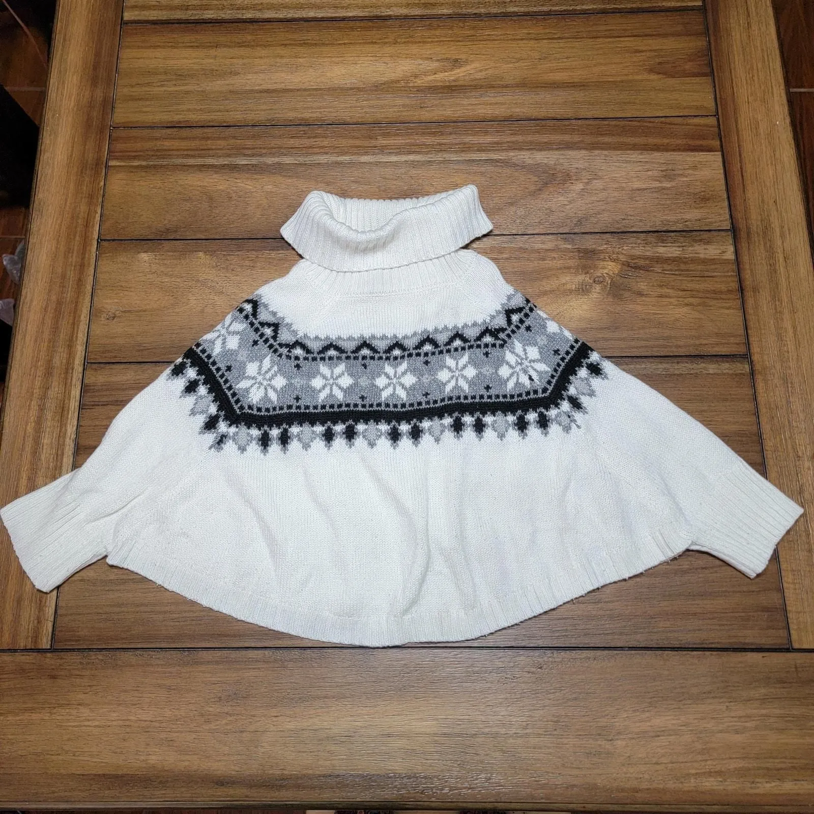 Product image for Crazy 8 Knit White Turtle Neck Poncho Sweater w/ Grey Stripe Snowflakes -Size 5T