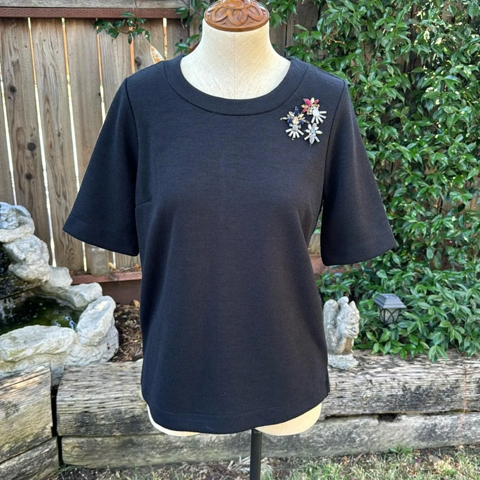 Product image for Banana Republic Jeweled Short Sleeve Sweater Zipper Back Women's Size Small - Tops - pre-owned---good - Banana Republic
