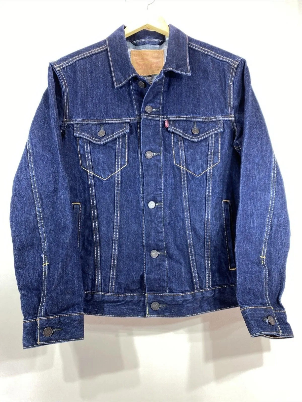 Product image for Levi’s NWOT Dark Blue Trucker Denim Jacket Men’s Medium 40” Chest X 25” Length - Levi's