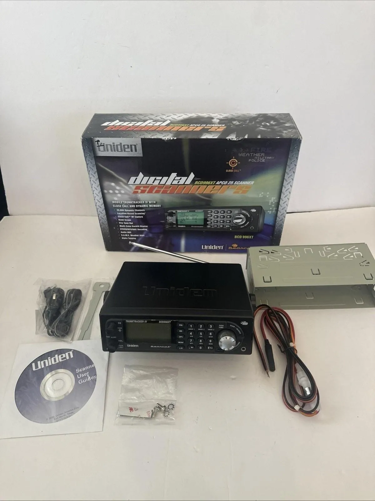 Product image for Uniden Bearcat BCD996XT Digital Mobile Scanner w/Accessories Tested