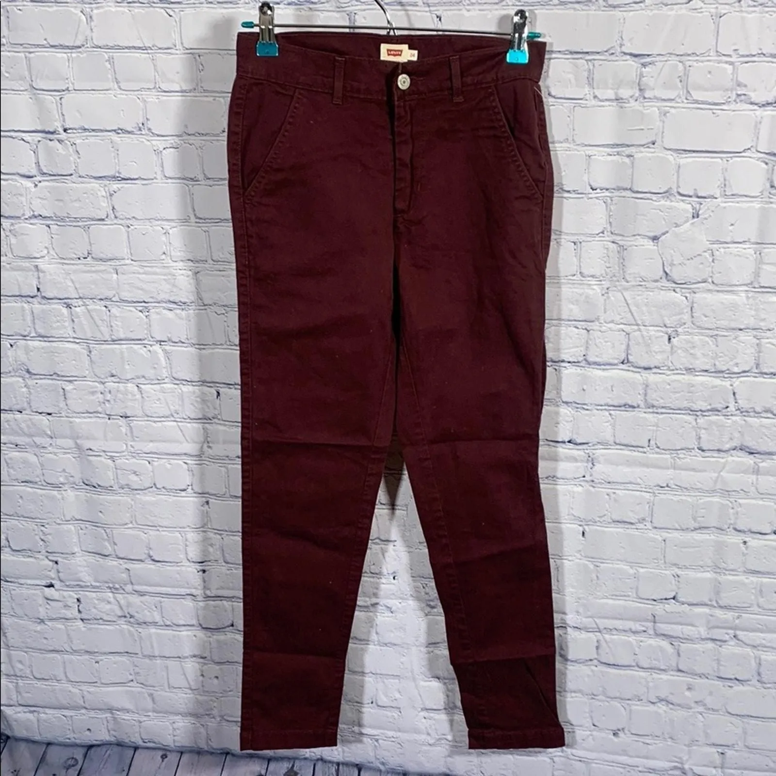 Product image for Levi's Womens Skinny Pants Burgundy Size 24 - pre-owned---excellent - Levi's