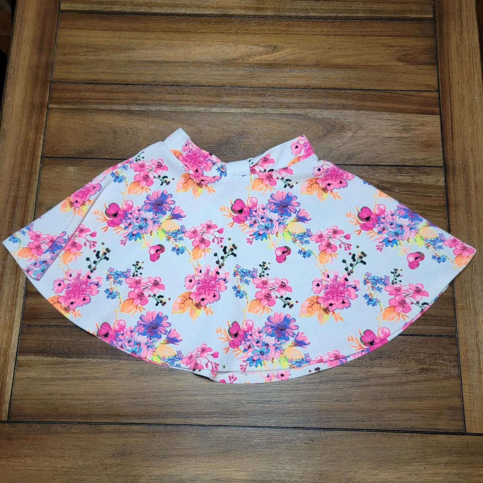 Product image for Heart & Arrow Girls White Skirt w/ Neon Pink Flowers - Size Medium(10)