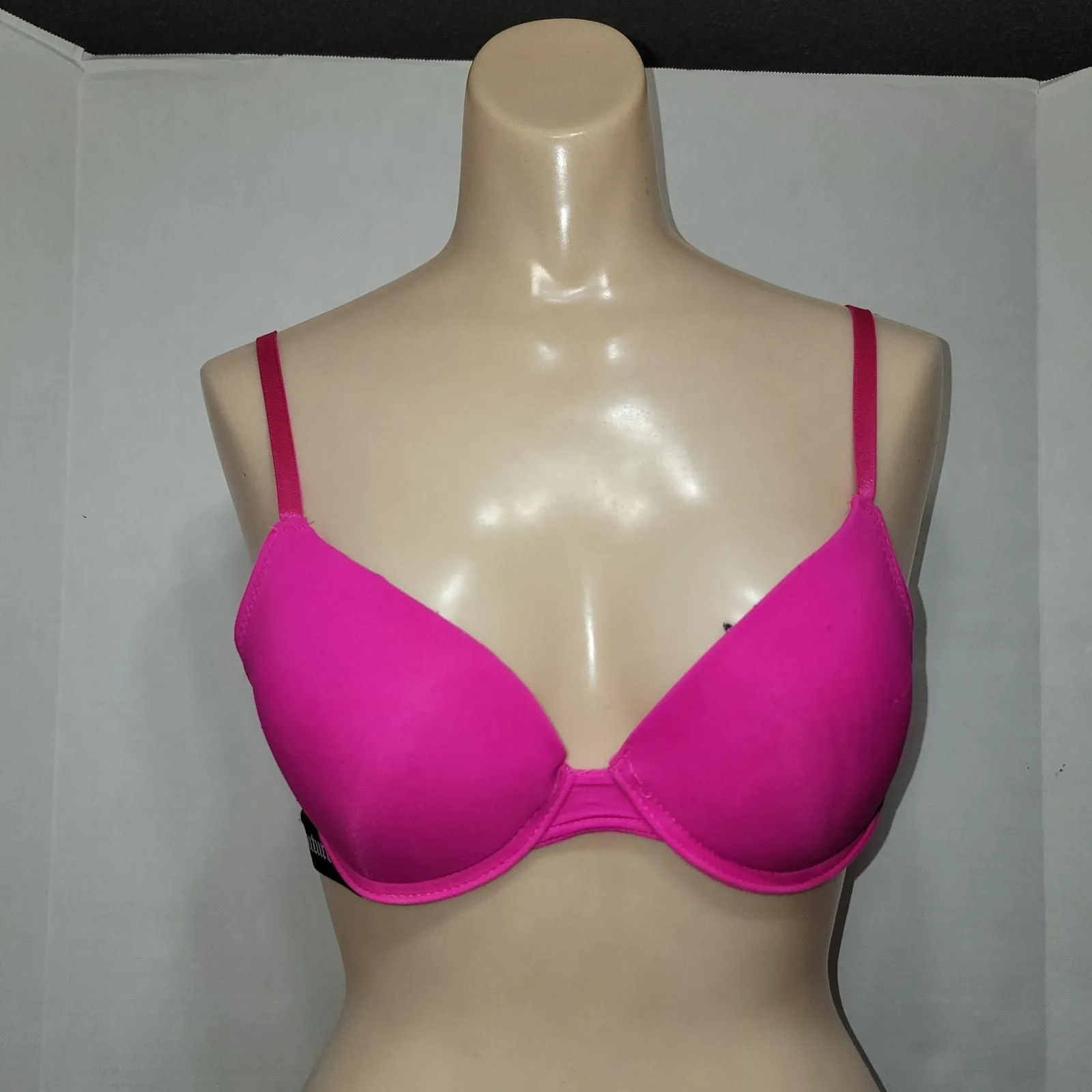 Product image for Juicy Couture Intimates Neon Pink Padded Underwire Bra w/ Back Closure -Size 34B