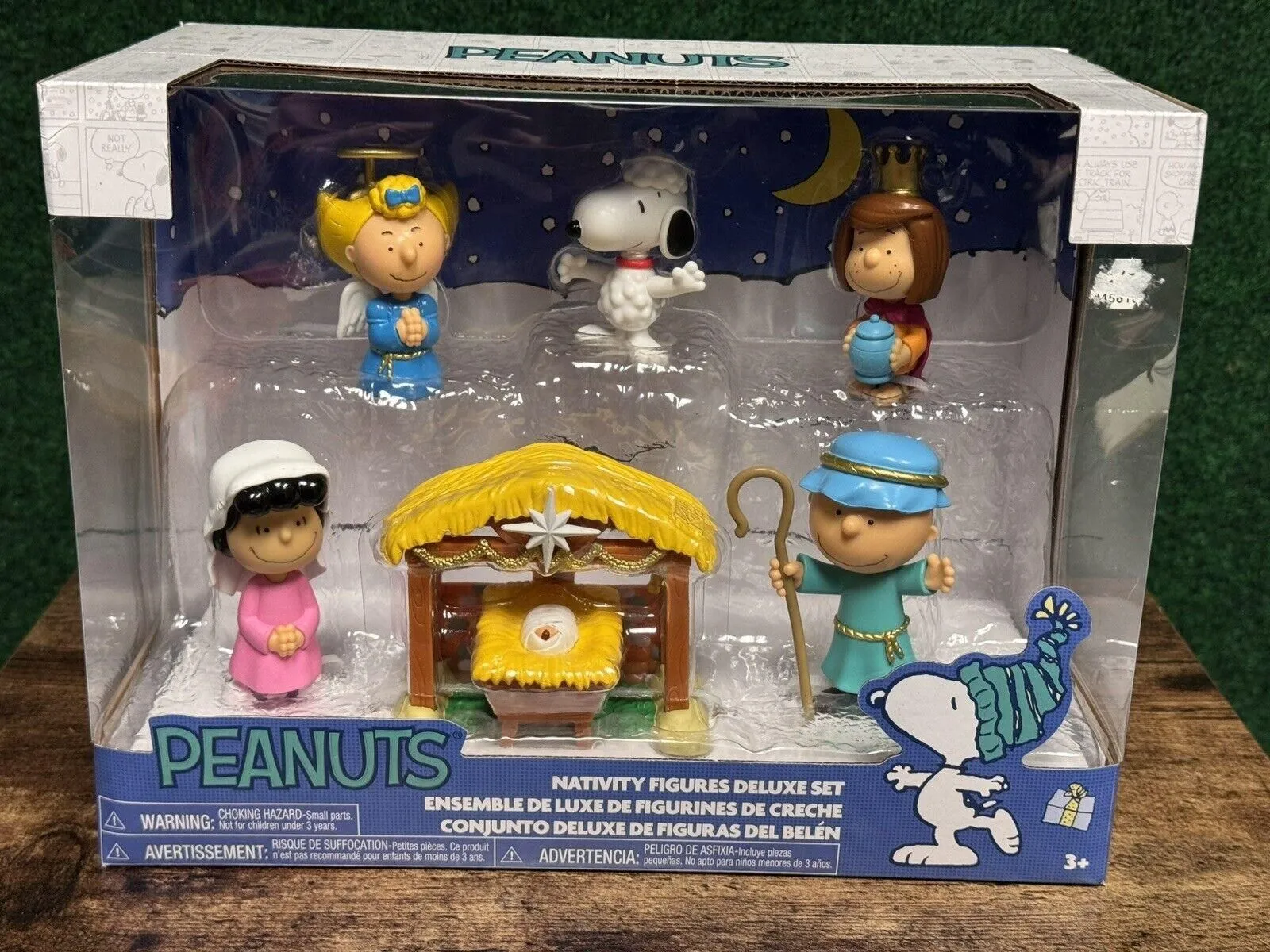 Product image for Peanuts Charlie Brown Deluxe Nativity Scene Christmas Figure Play Set New