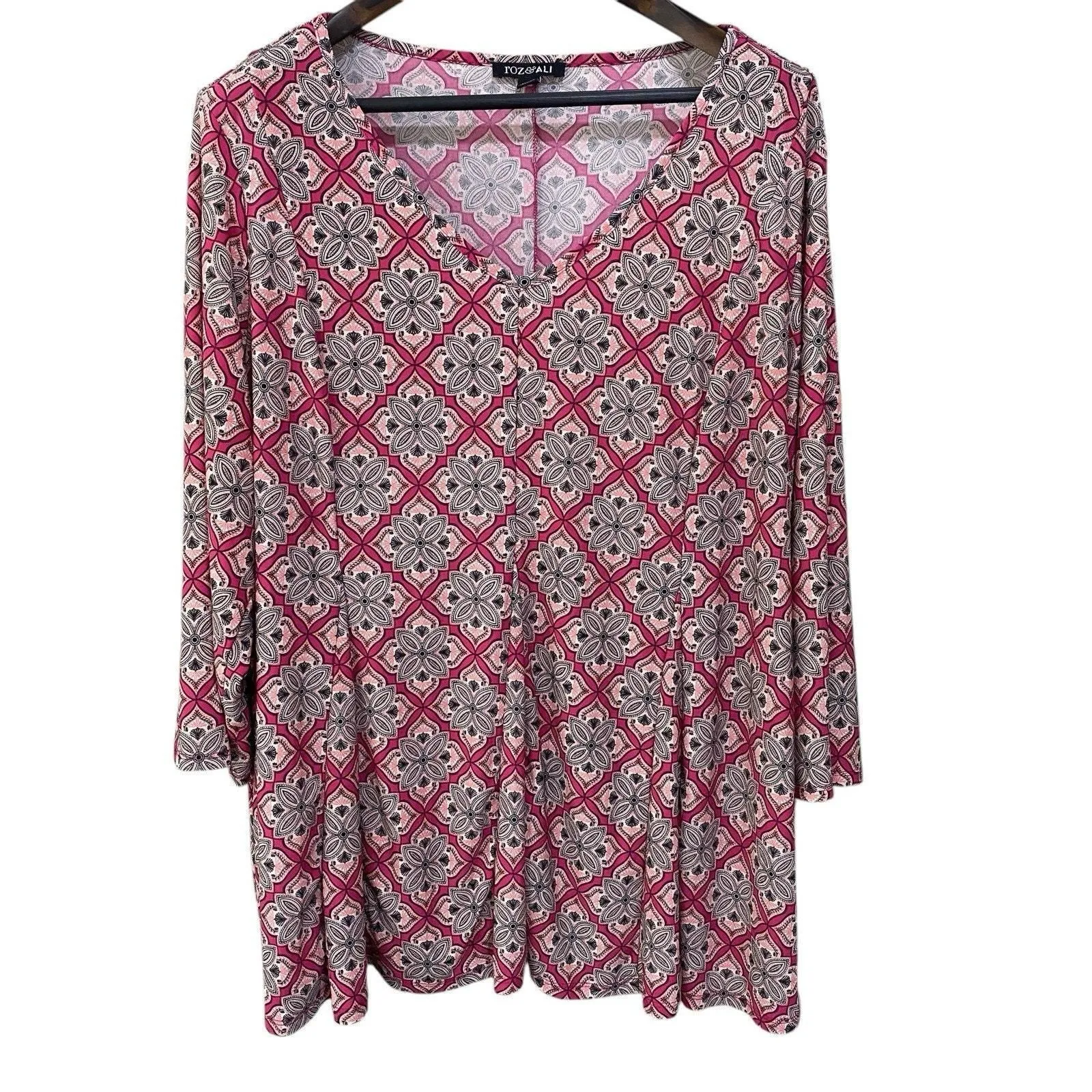 Product image for Roz Ali Women Blouse Plus Sz 3X Pattern Tunic V Neck Slinky Geo Print Spring - 3X - Tops - pre-owned---excellent - Roz And Ali