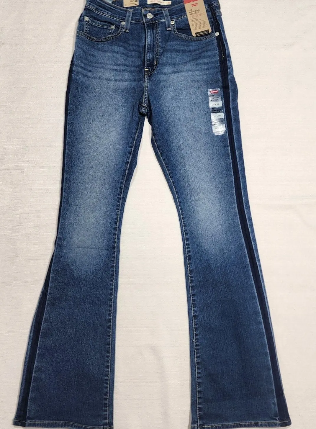 Product image for Levi's 725 high rise bootcut pants W30''x L32'' - new-with-tags - Levi's
