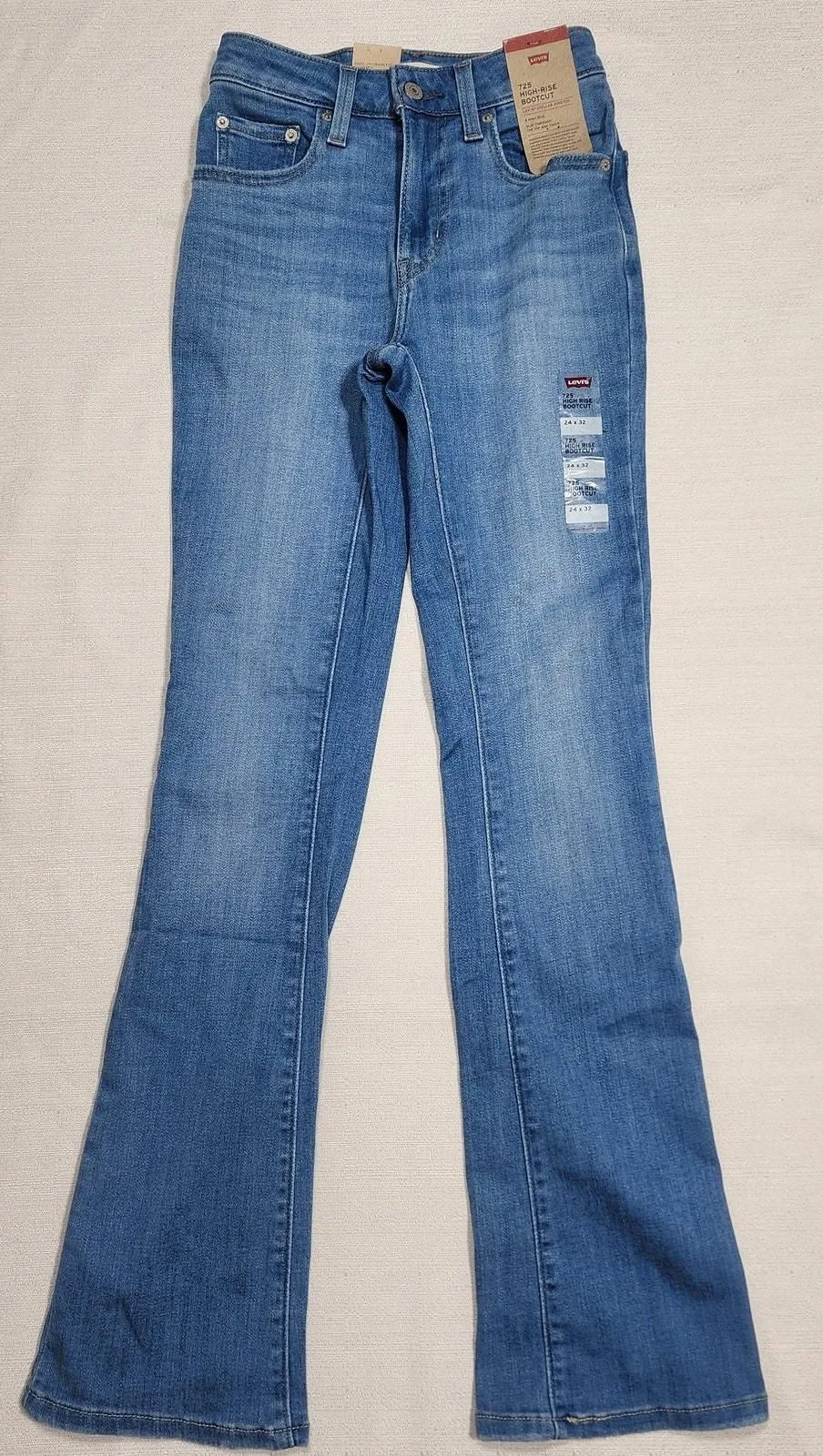 Product image for Levi's 725 high rise bootcut pants W24''x L32'' - new-with-tags - Levi's