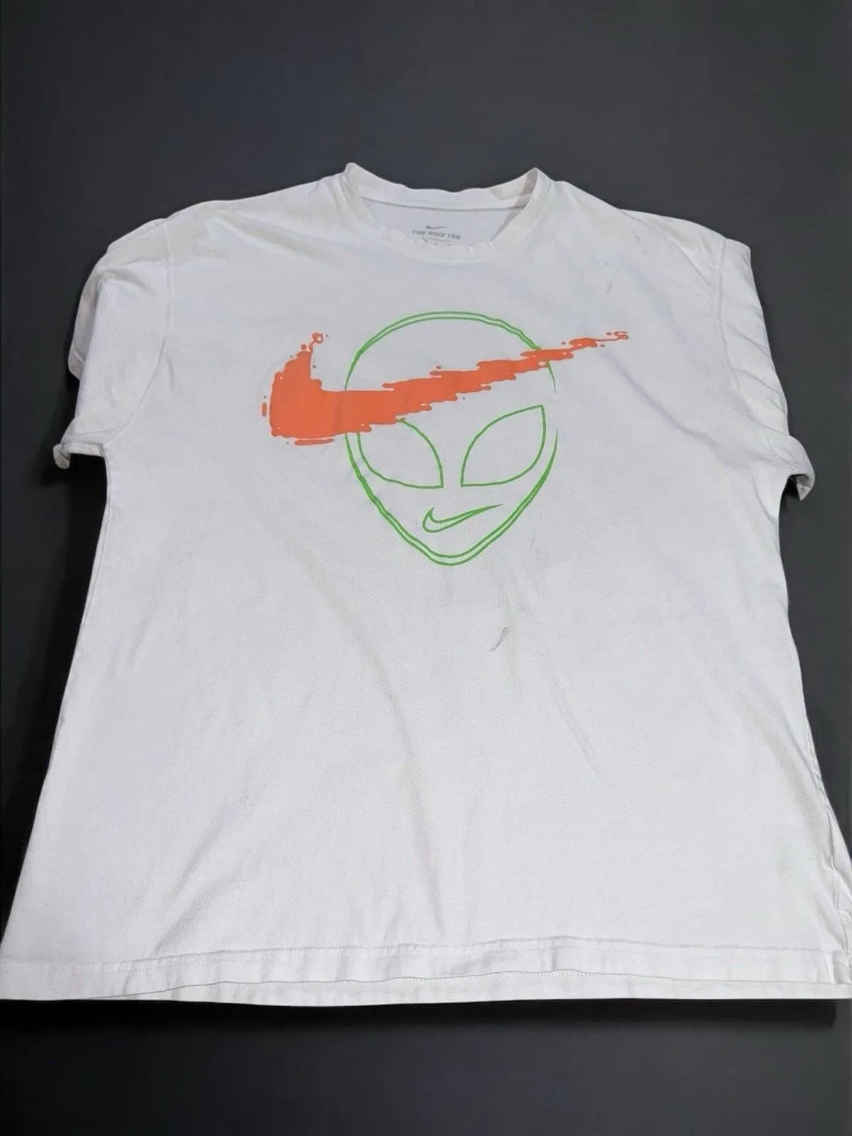 Product image for Nike Mens Large White Alien Shirt The Swoosh Is Out There - Nike