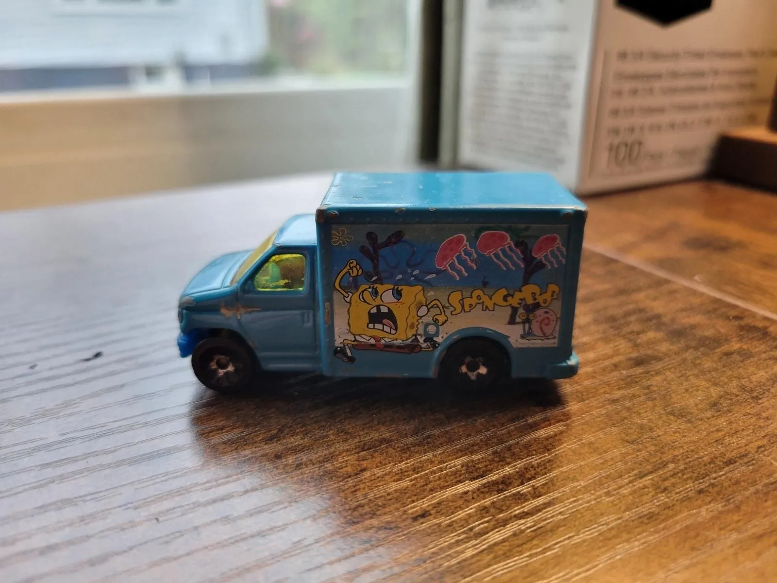Product image for 1998 Matchbox - Spongebob Blue Ford Box Truck 1:80 - 0534 EA - loose