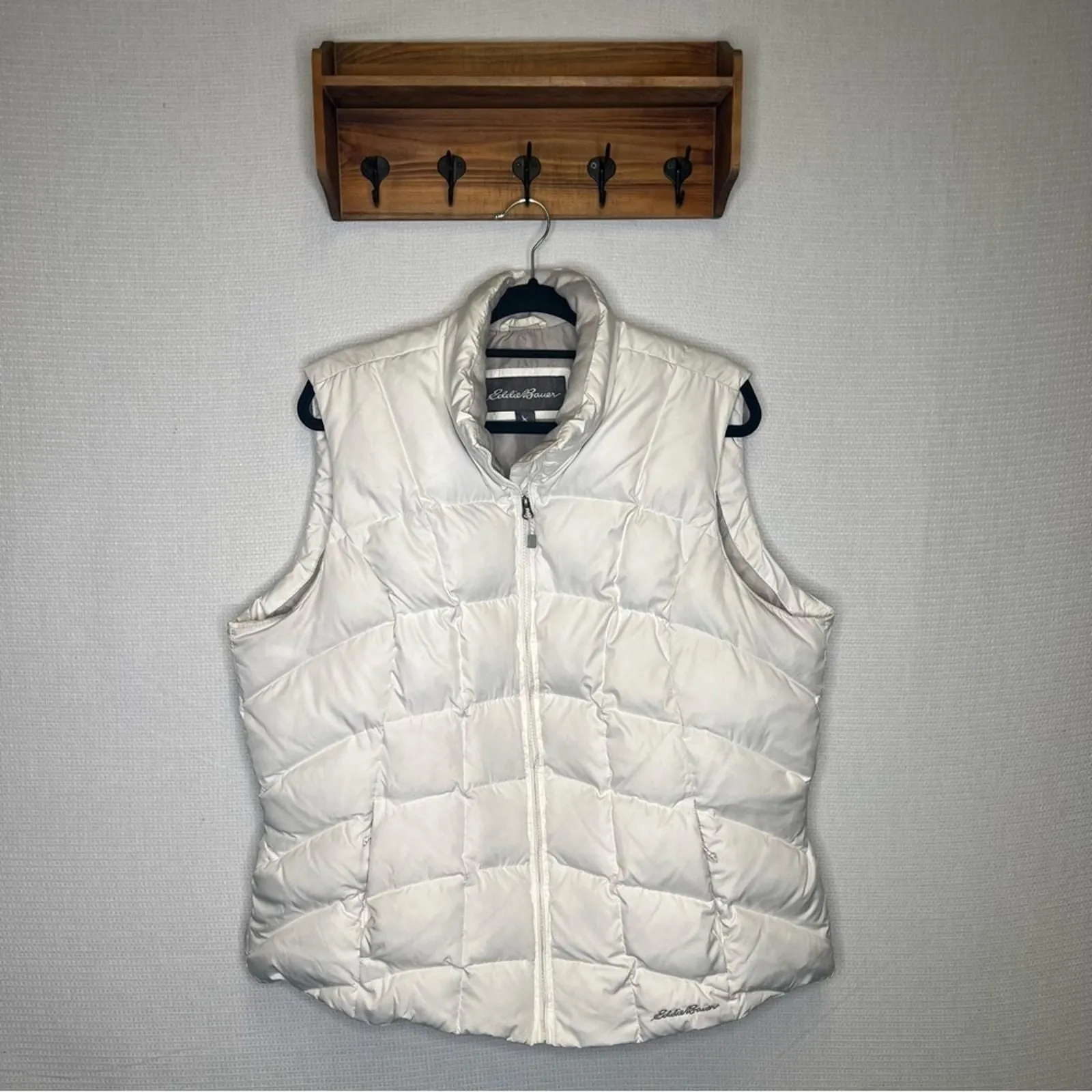 Product image for Eddie Bauer | XXL White Puffer Vest Woman’s Full Zip - pre-owned---good - Eddie Bauer