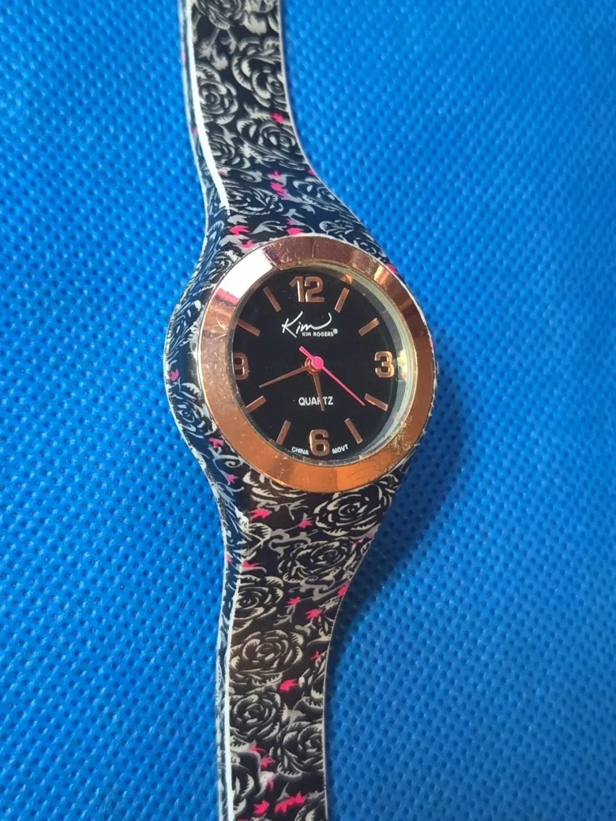 Product image for Kim Ridgers Womens Watch 30mm Black Roses Rose Gold Bezal Scillicon NOT WORKING