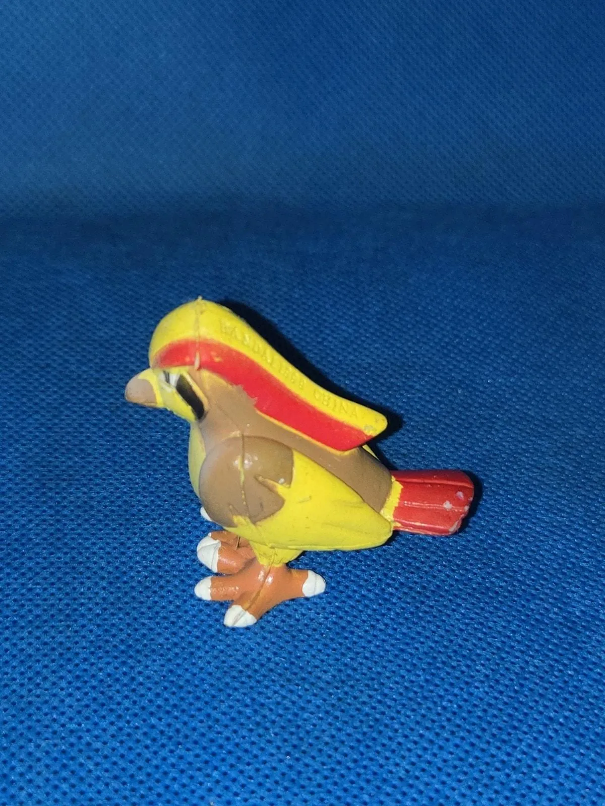 Product image for Vintage 1999 Tomy Nintendo Pokemon Pidgeotto CGTSJ Figure