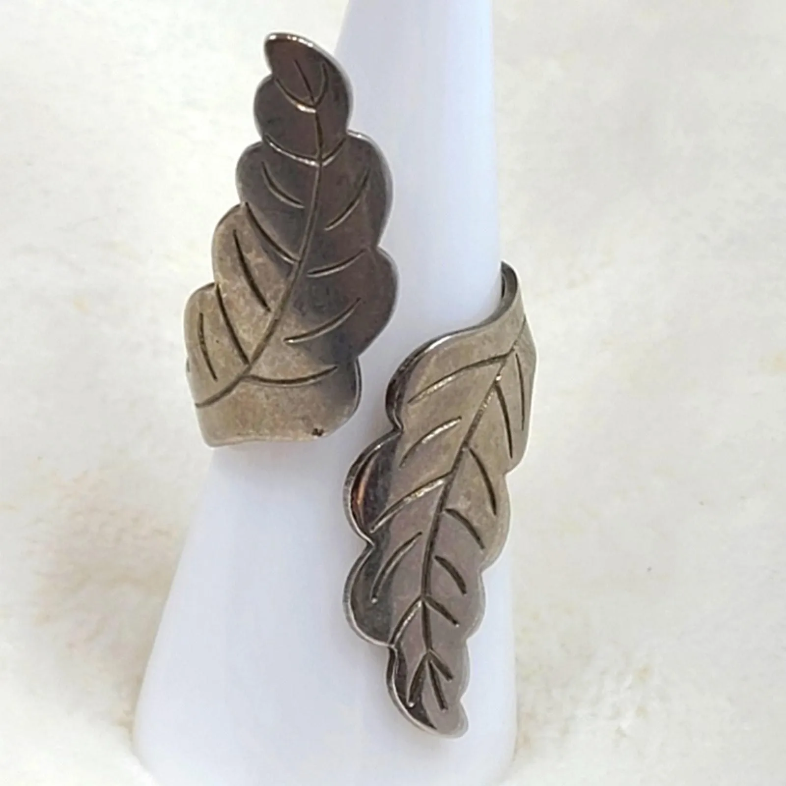 Product image for Silver Tone Leaf Design Ring