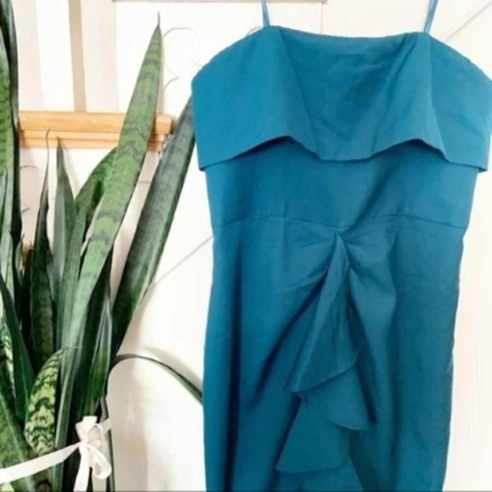 Listing Image Blurred Background