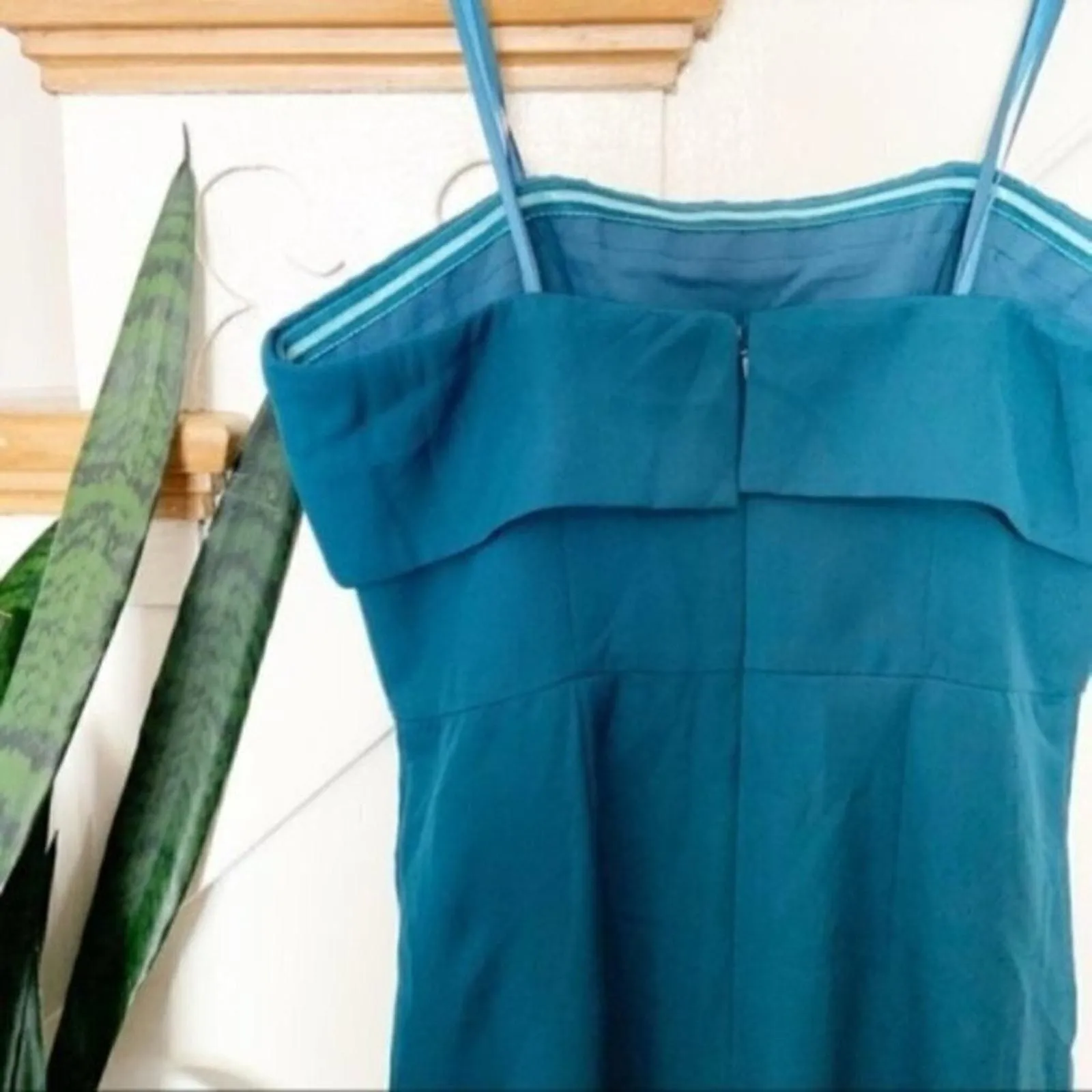 Listing Image Blurred Background