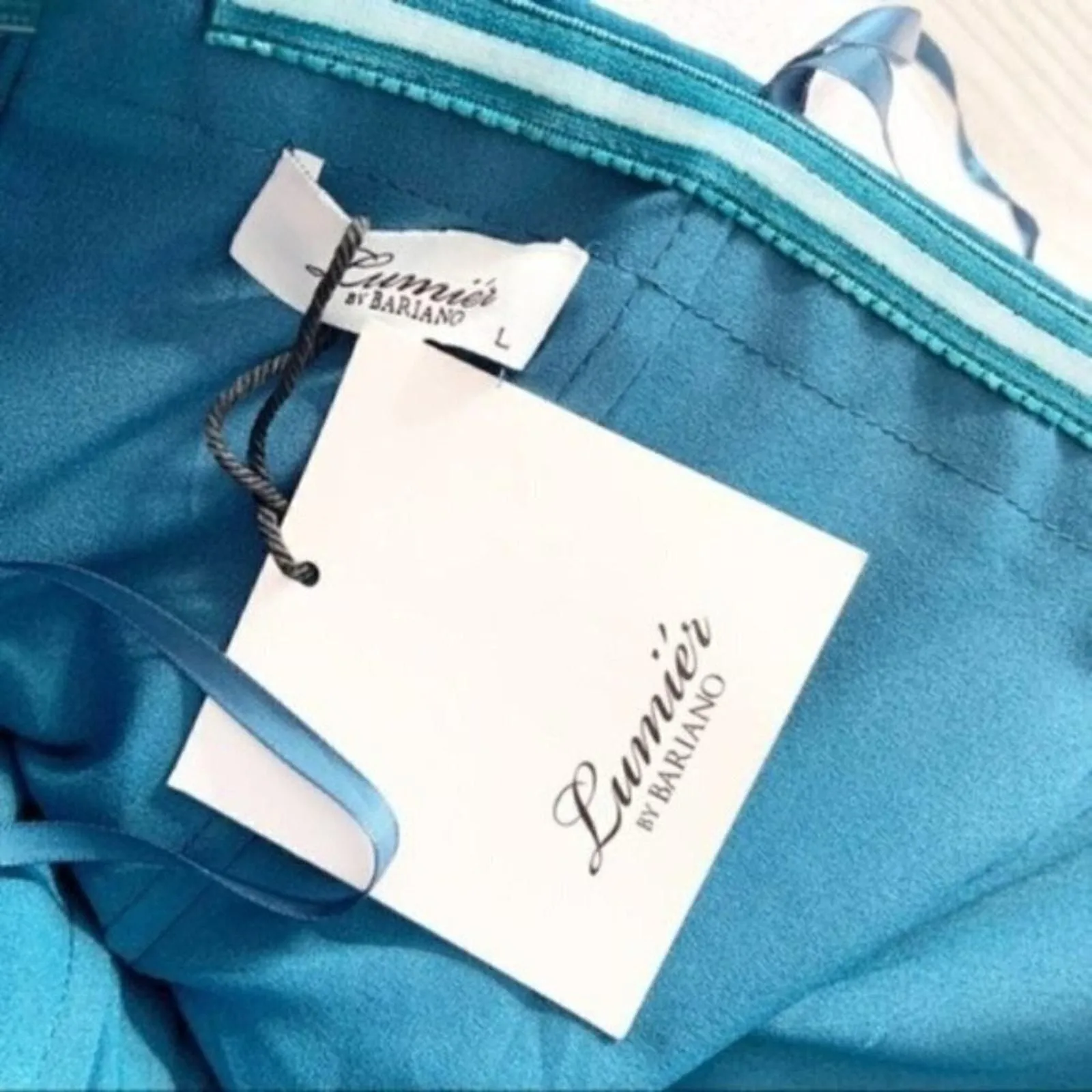 Listing Image Blurred Background