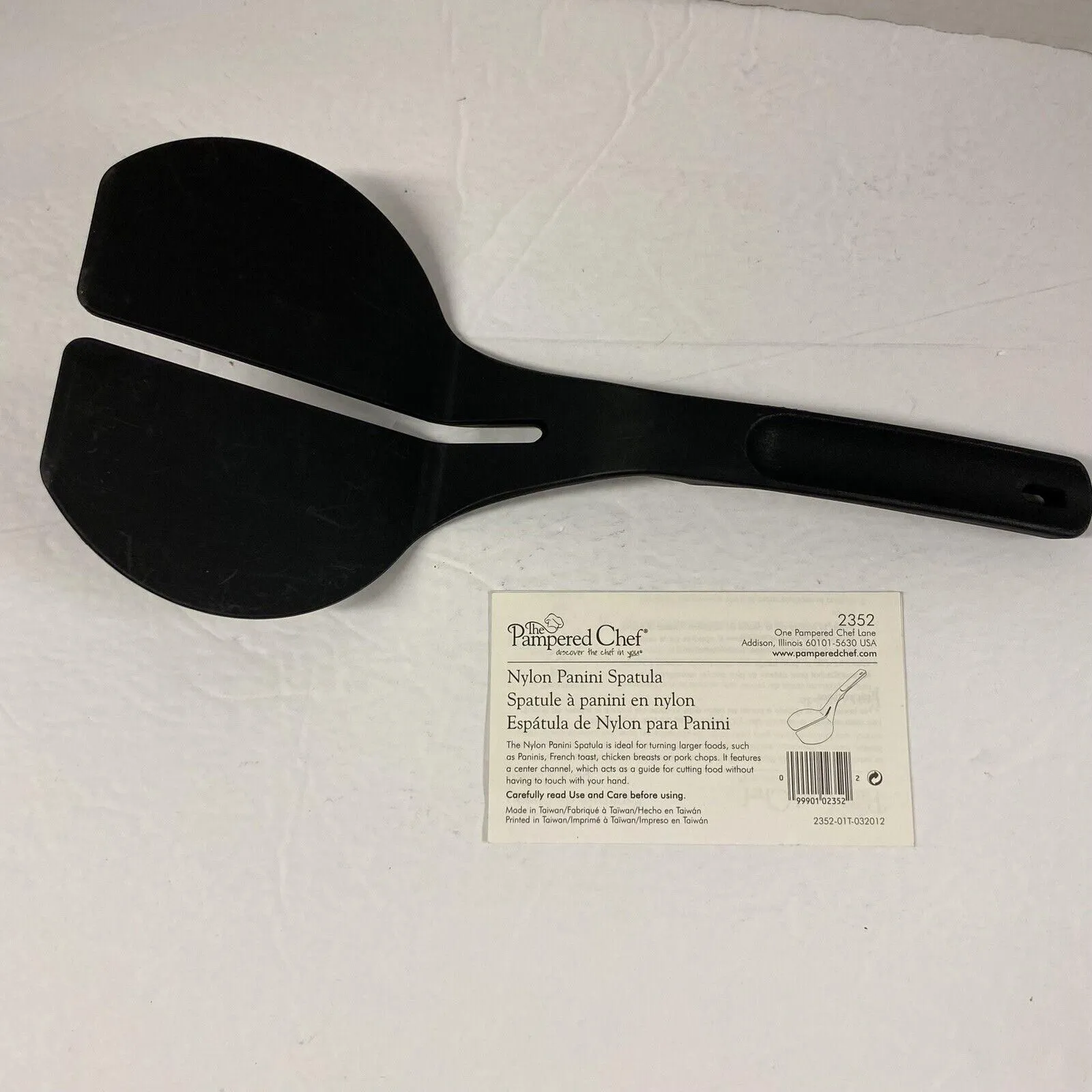 Product image for Pampered Chef Nylon Panini Spatula Slotted Split 2352 Heat Resistant to 428 Deg