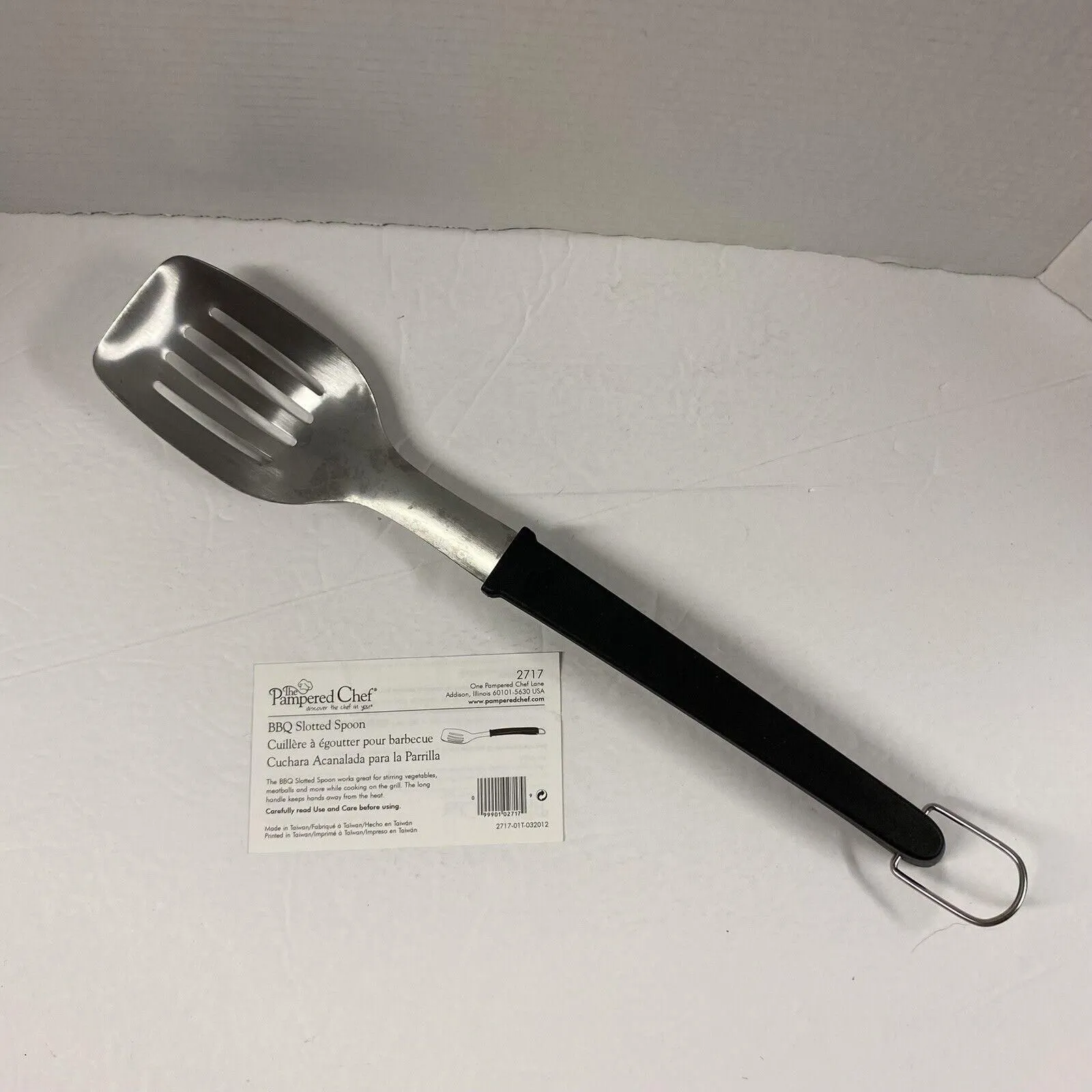 Product image for Pampered Chef 2717 BBQ Slotted Spoon 15" Stay-Cool Plastic Handle w/Hanging Loop