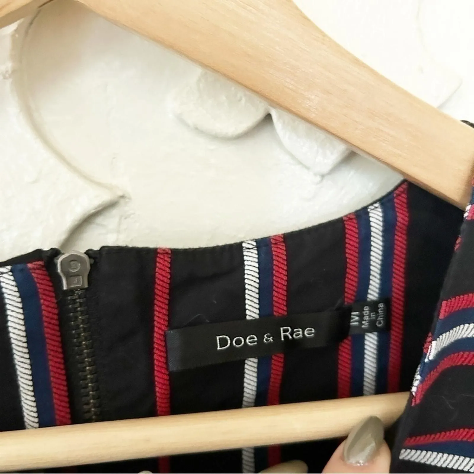 Listing Image Blurred Background