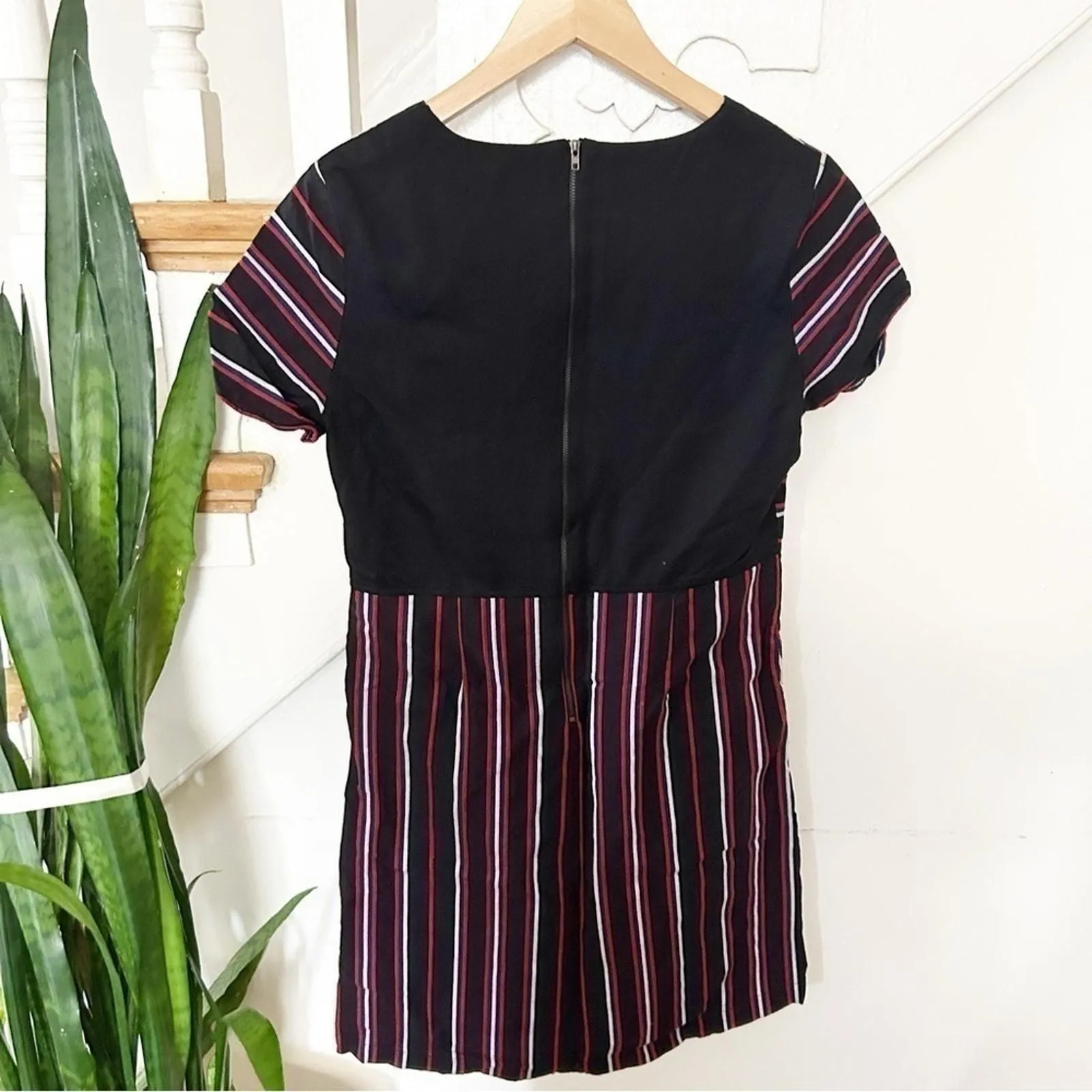 Listing Image Blurred Background