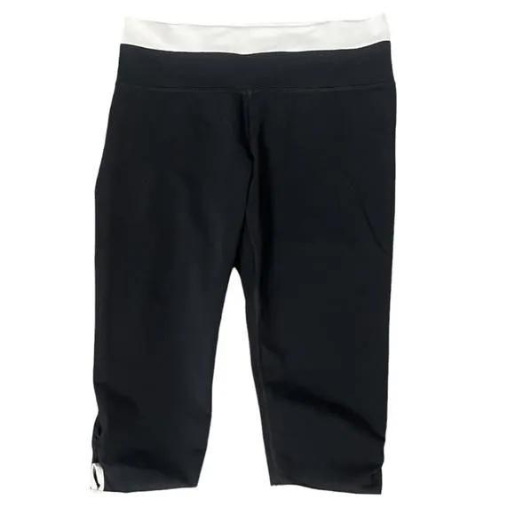 Product image for 🎉HP Lululemon Cropped Black Yoga Pants - Size Not Indicated