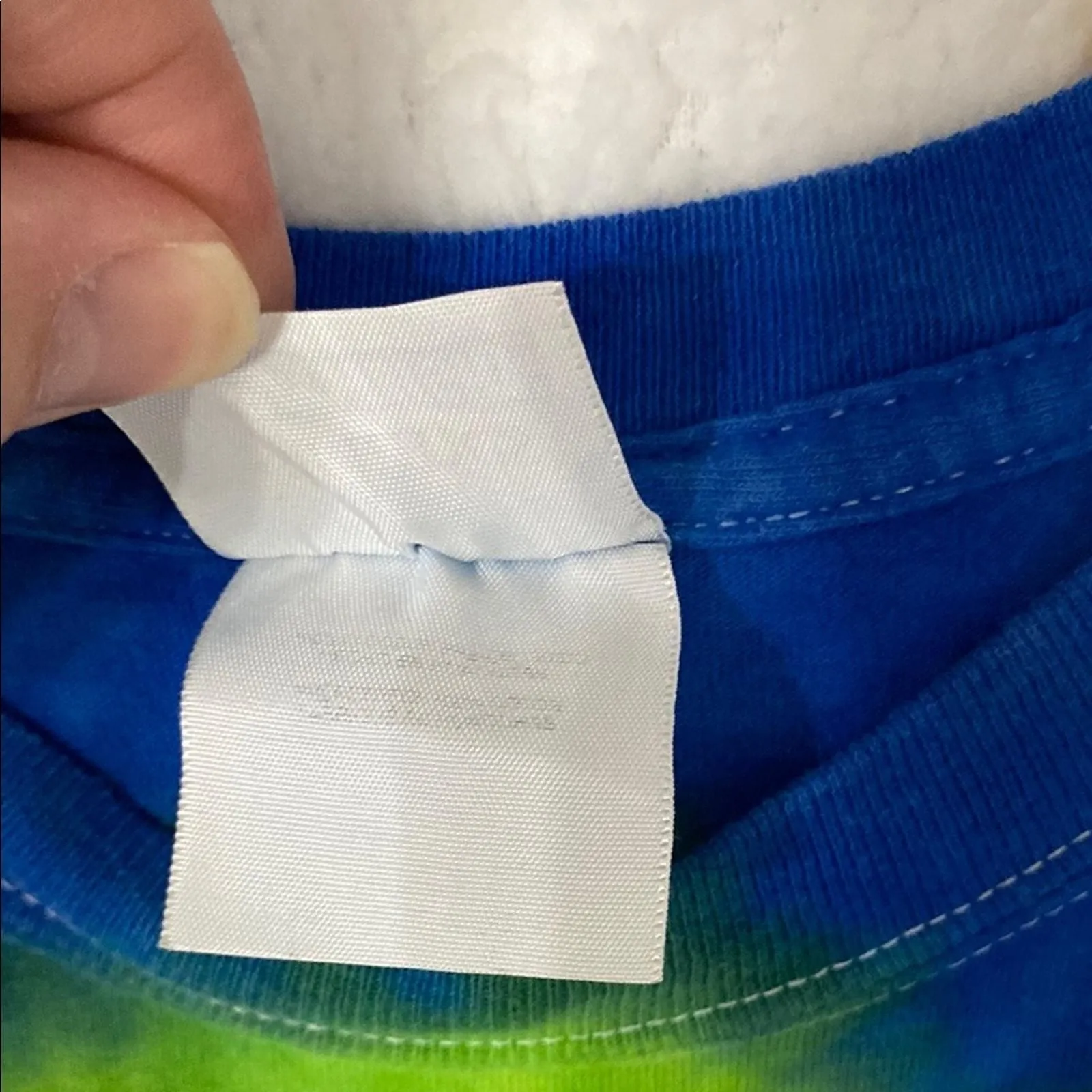 Listing Image Blurred Background