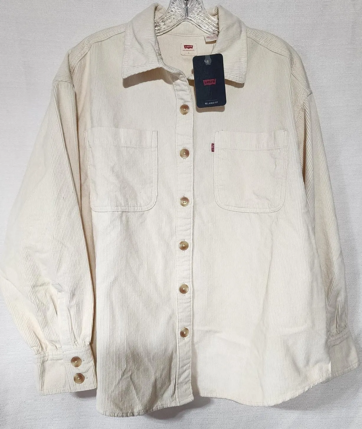 Product image for Levi's Women's Long Sleeve Corduroy Button Down Shirt Large - new-with-tags - Levi's
