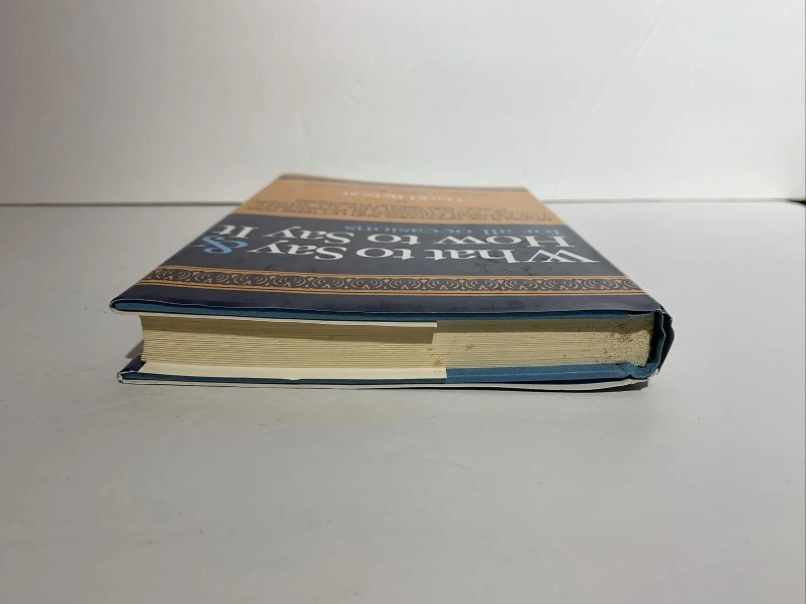 Listing Image Blurred Background