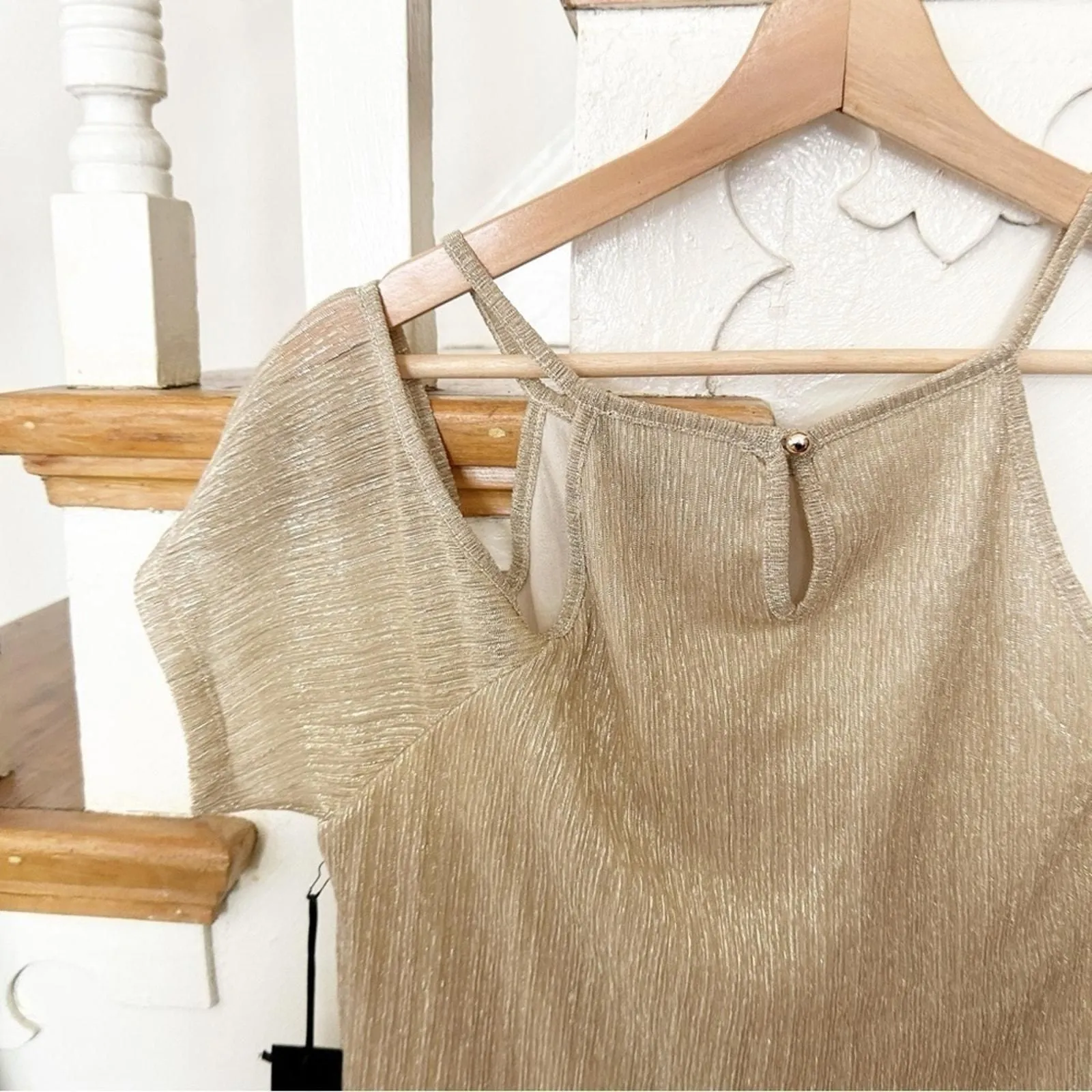 Listing Image Blurred Background
