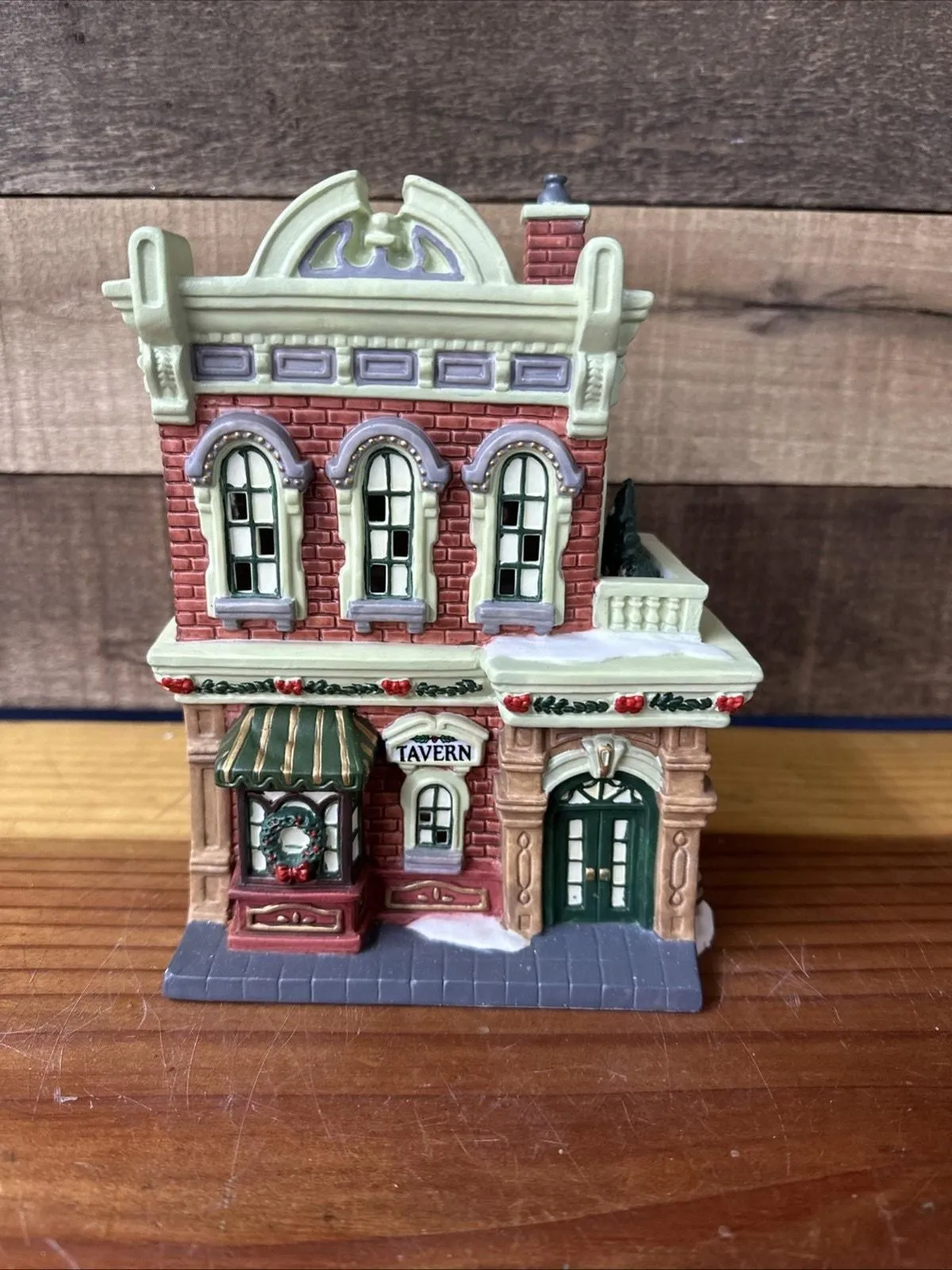 Product image for Heartland Valley Village Porcelain Tavern 1998 Limited Edition In Box