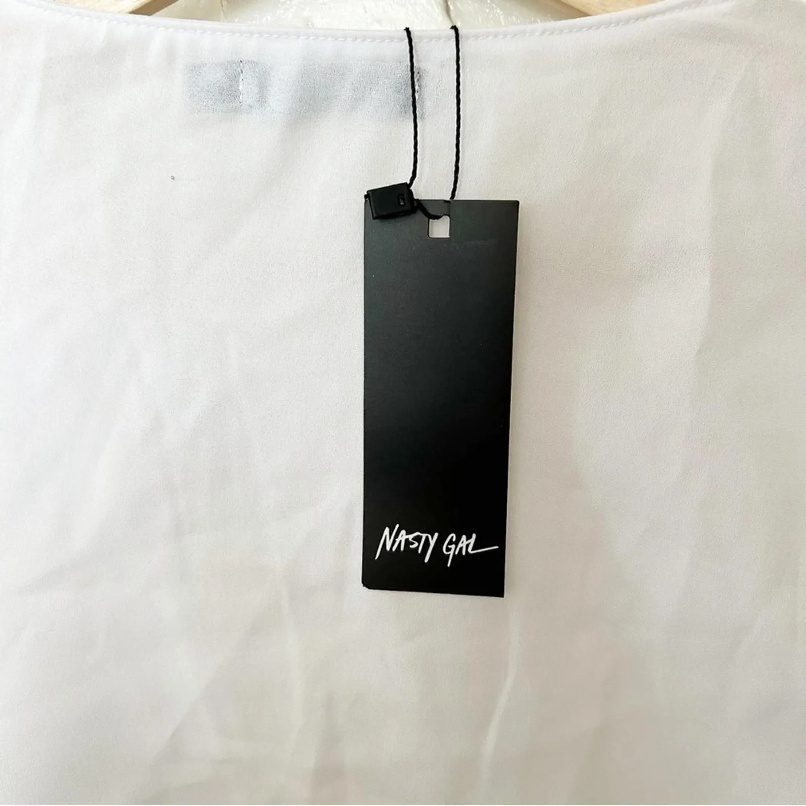 Listing Image Blurred Background