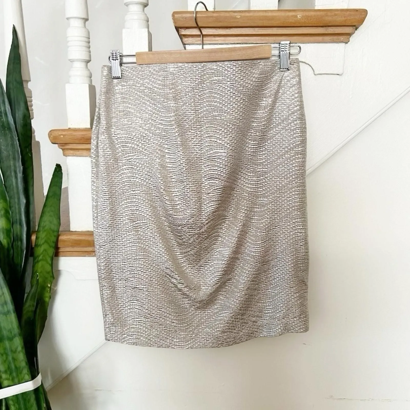 Listing Image Blurred Background