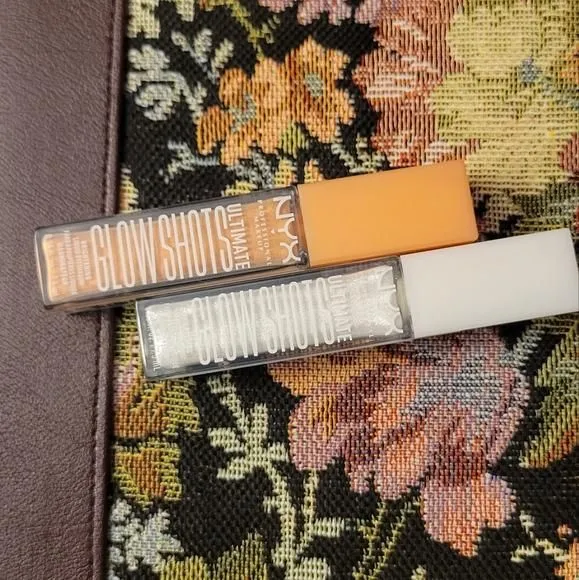 Product image for NYX Ultimate Glow Shots Eye Shadow 🧡🤍