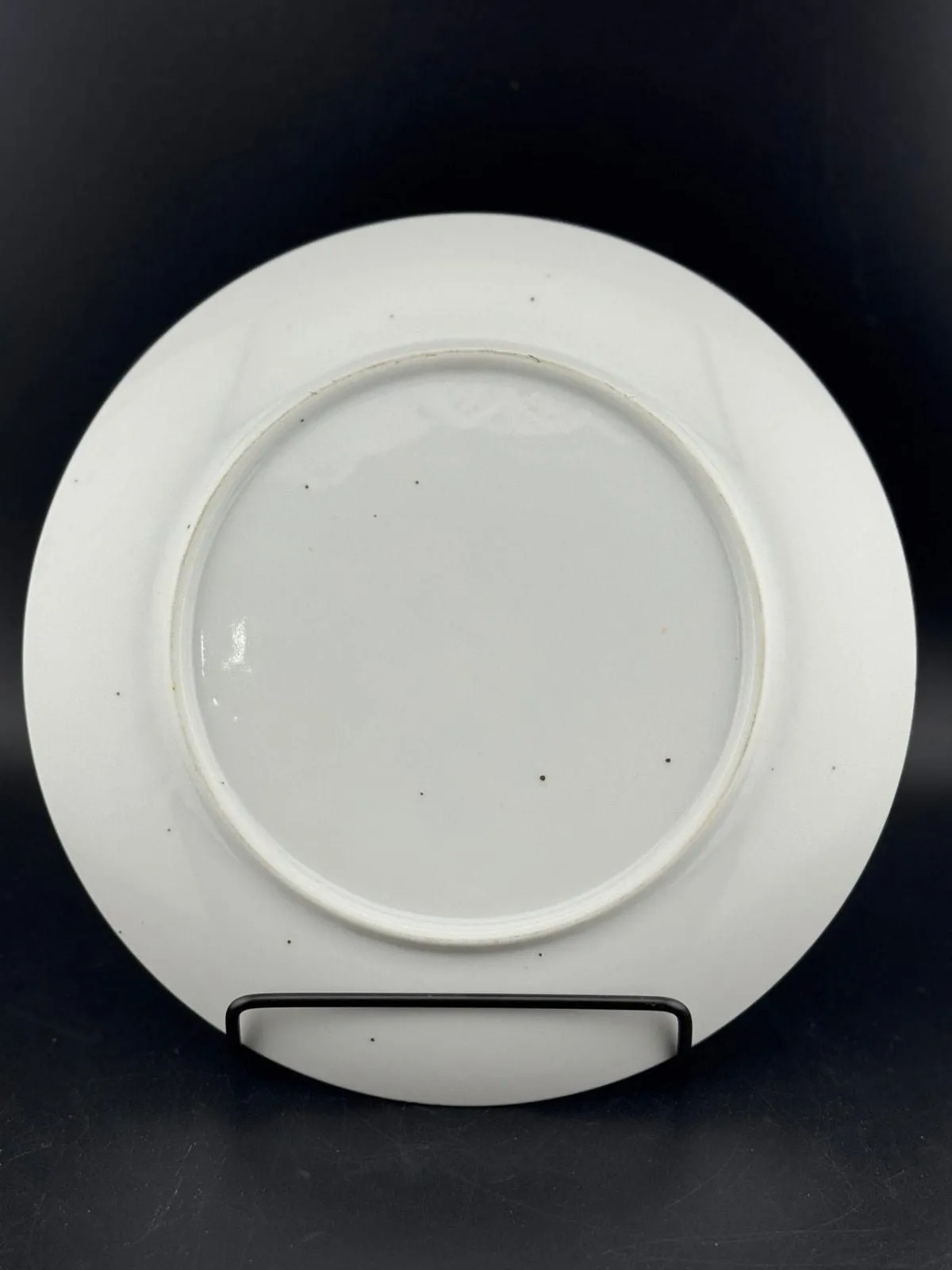 Listing Image Blurred Background