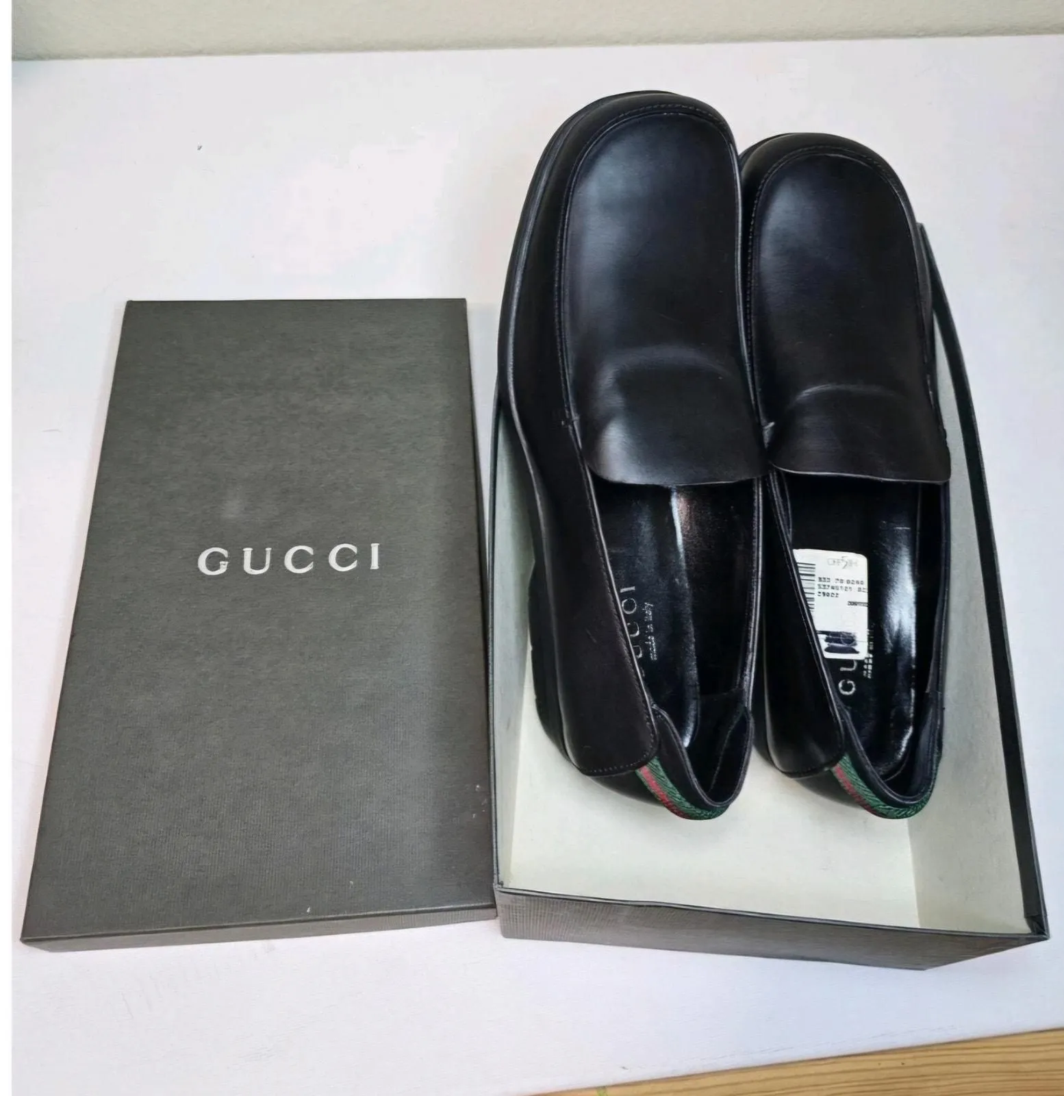 Product image for Gucci Black Leather Sz10B Slipon Loafers. Designer. SIZE RUNS SMALL!
Minimalist 