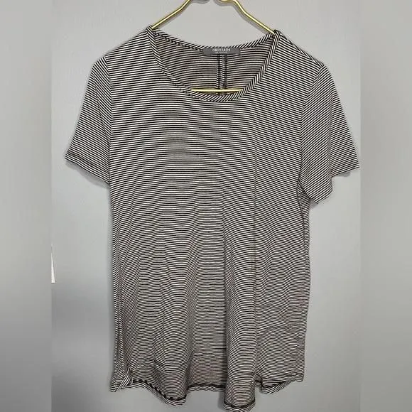 Product image for NWOT Coin 1804 Short Sleeve w/ Button Up Back