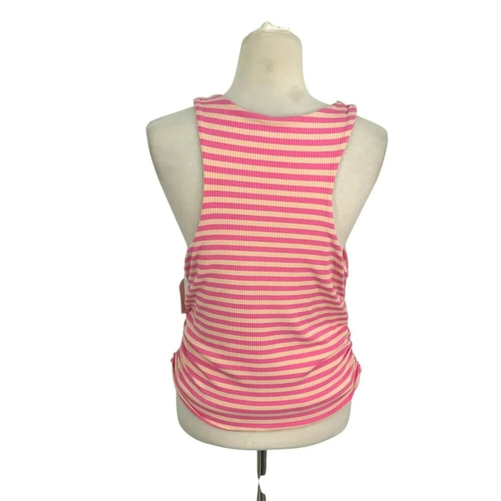 Listing Image Blurred Background