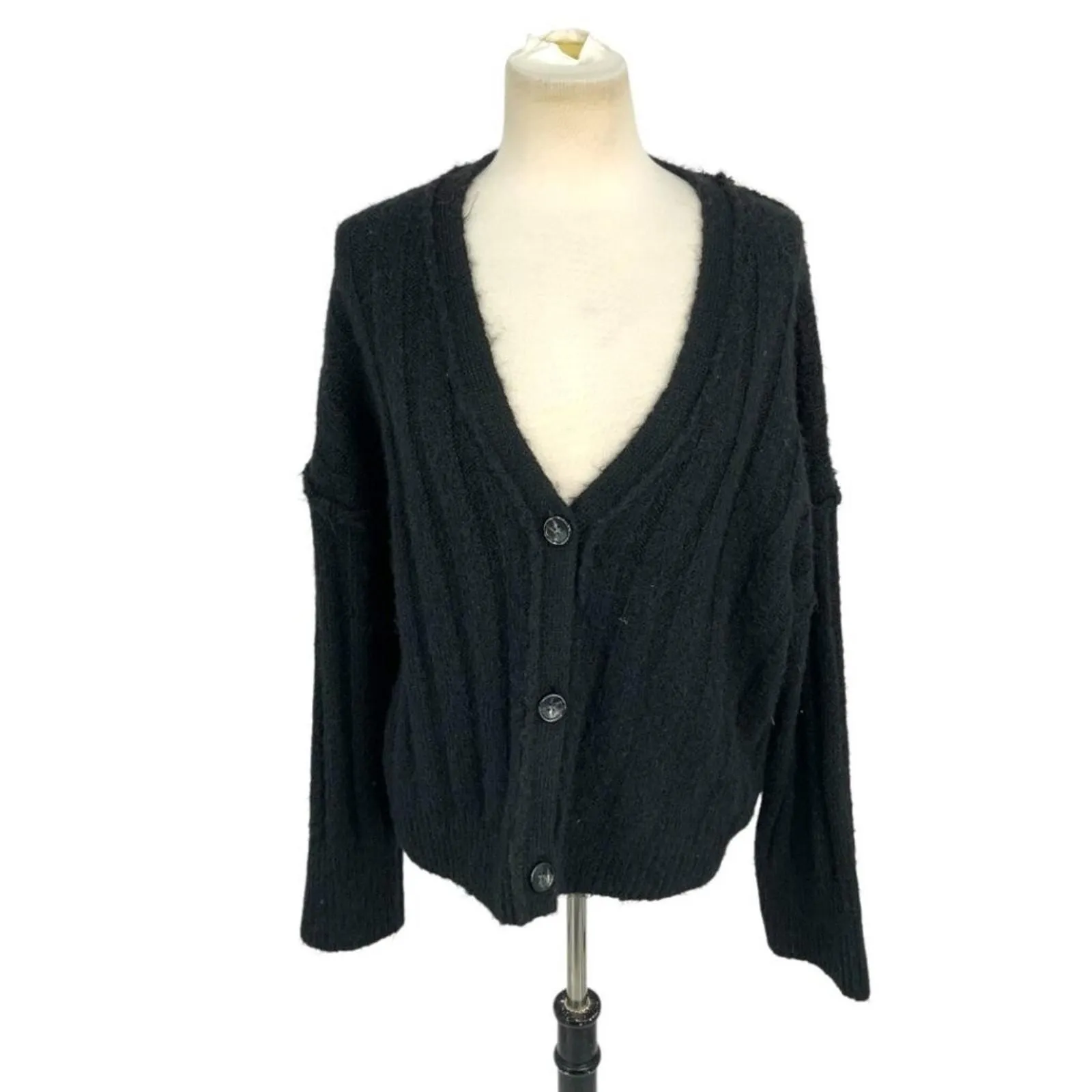 Listing Image Blurred Background