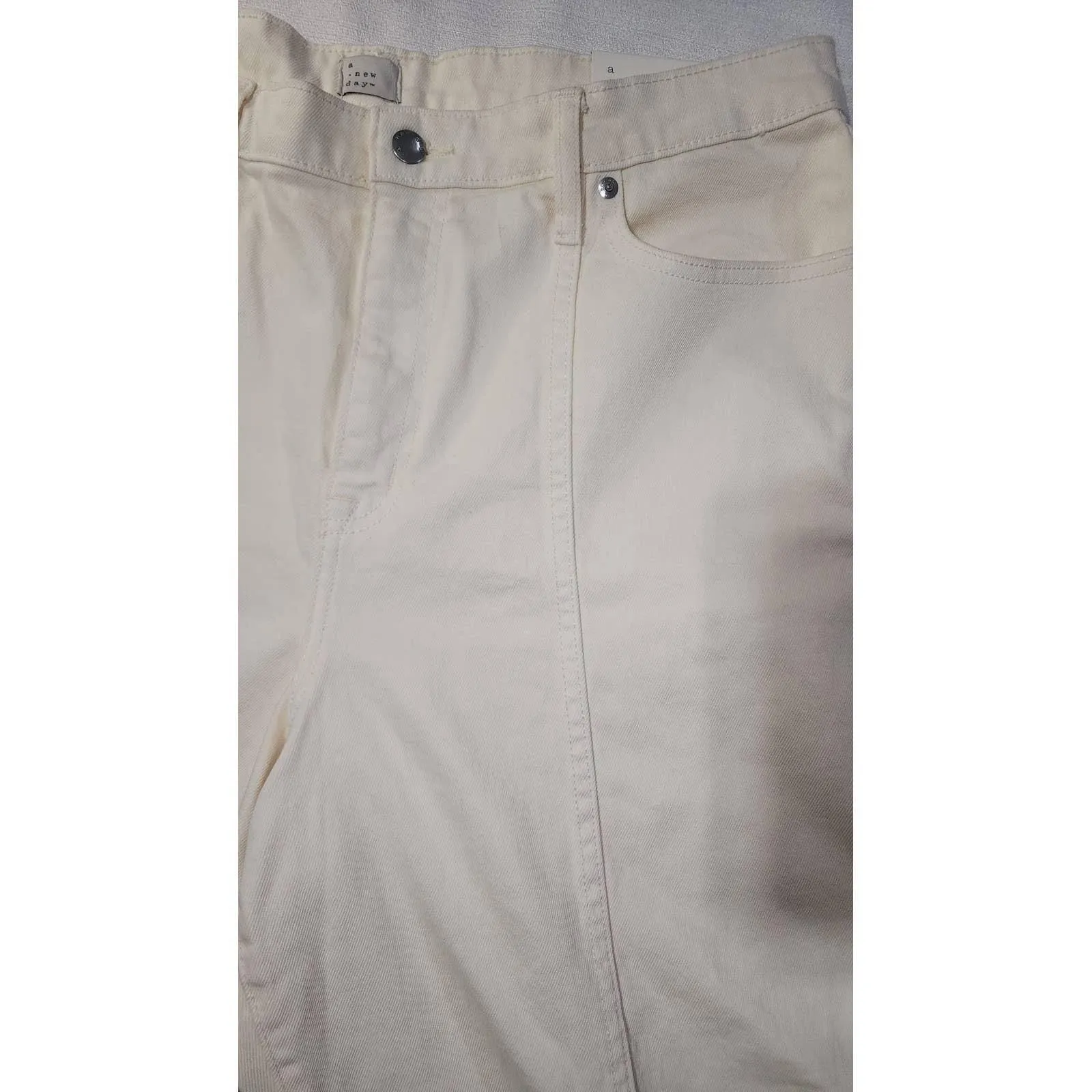 Listing Image Blurred Background