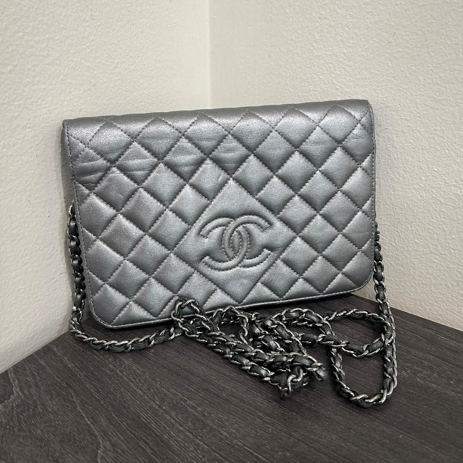 Product image for #413 CHANEL Wallet on Chain