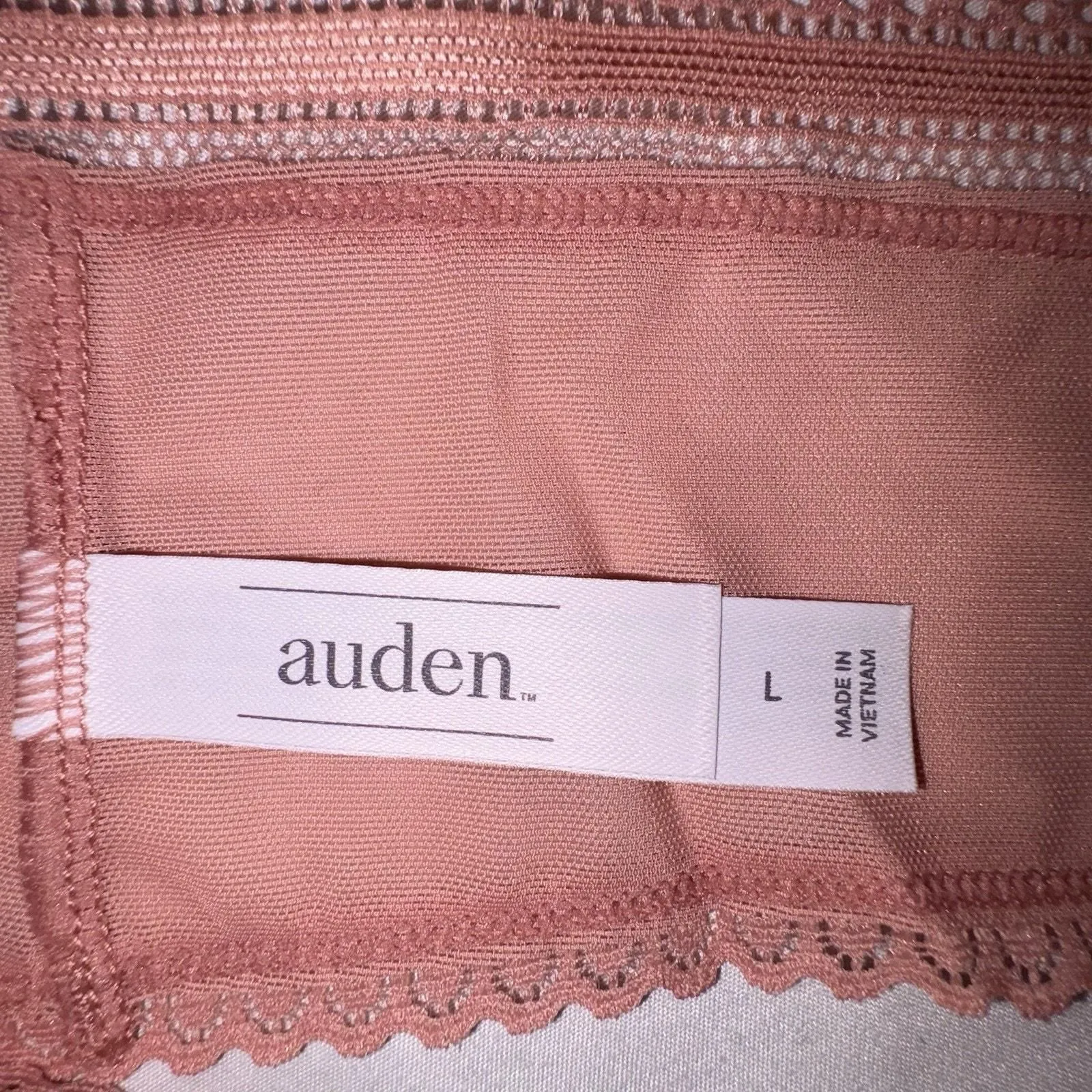 Listing Image Blurred Background