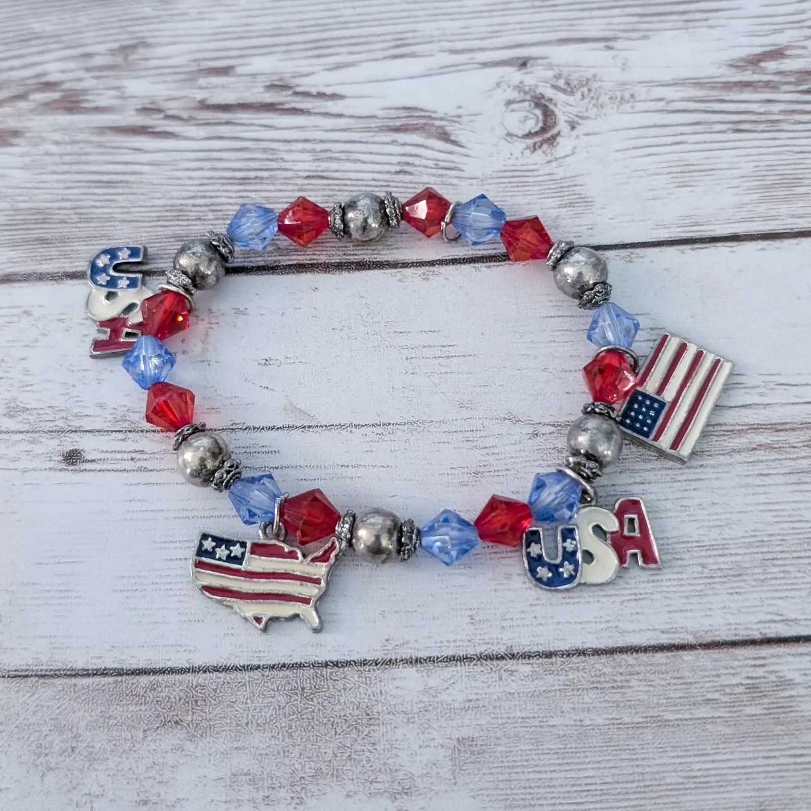 Product image for USA America Theme Stretch Bracelet - Fair Condition - Bracelet - pre-owned---fair
