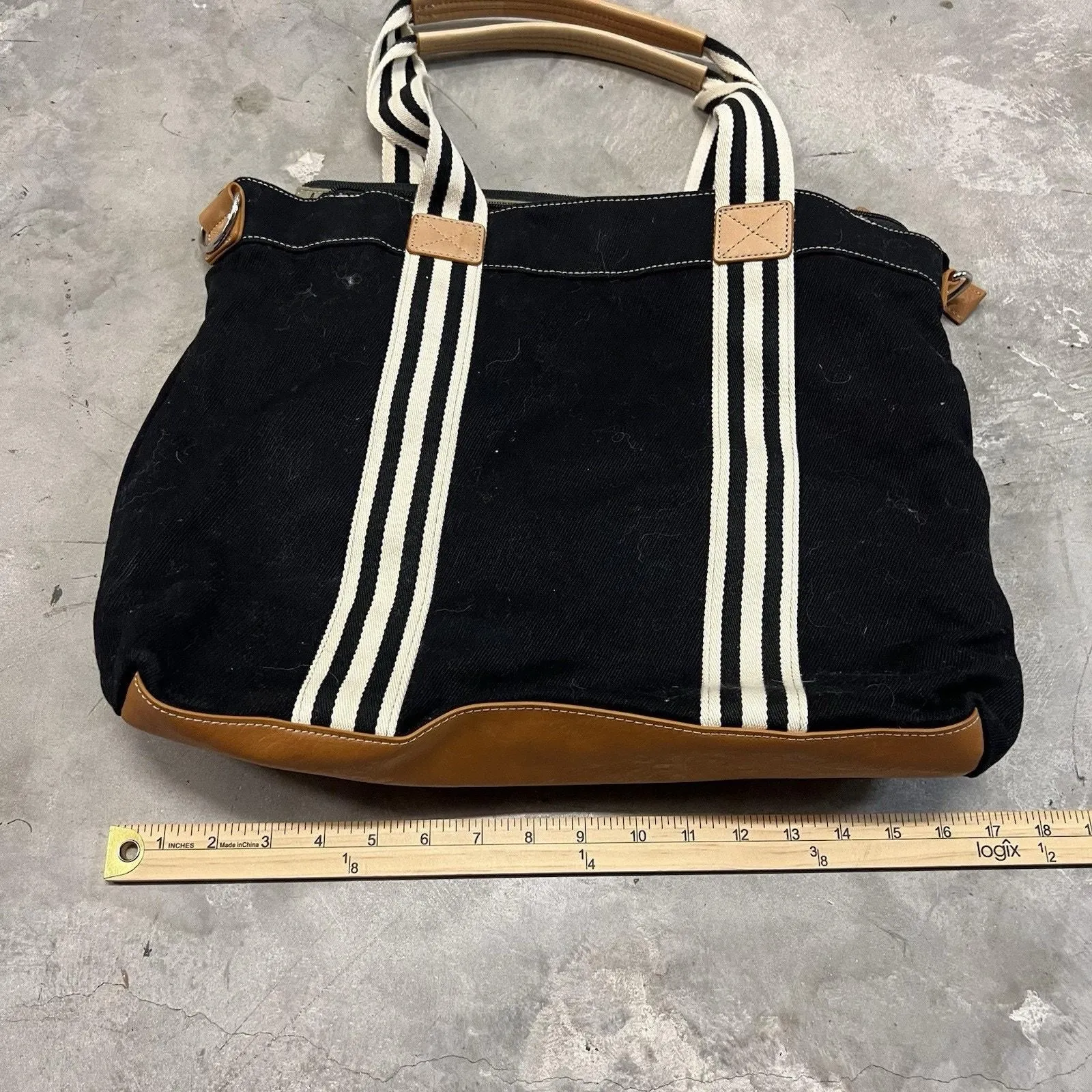 Listing Image Blurred Background