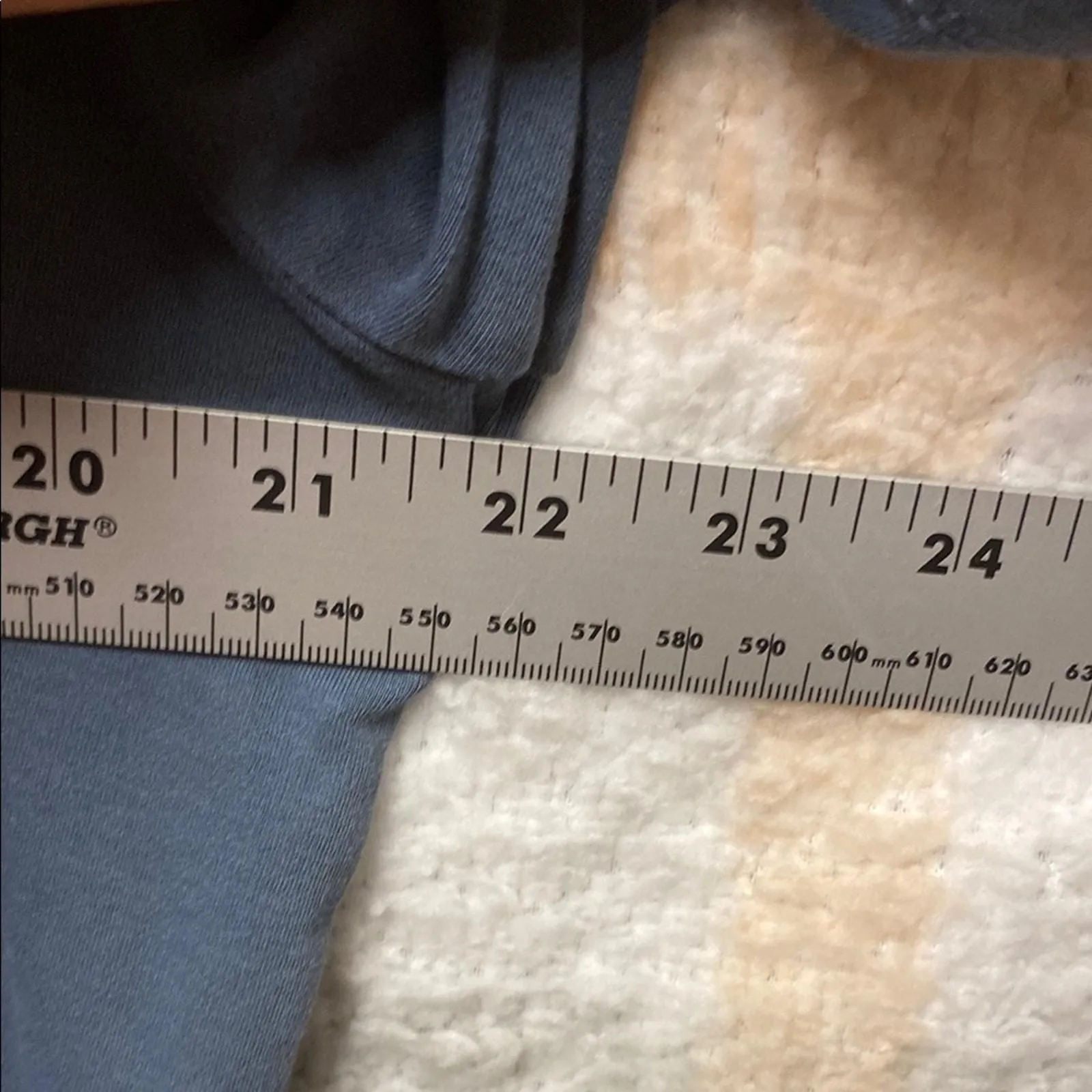 Listing Image Blurred Background