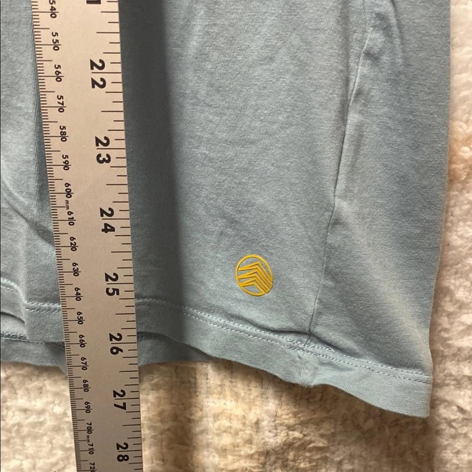 Listing Image Blurred Background